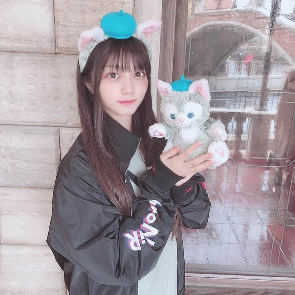 音羽かのん（阿部かれん）さんのインスタグラム写真 - (音羽かのん（阿部かれん）Instagram)「雨凄すぎて前髪が…笑笑 #ディズニーコーデ #ディズニーシー #じぇらとーに #ジェラトーニ」10月11日 12時41分 - karen__abe0202