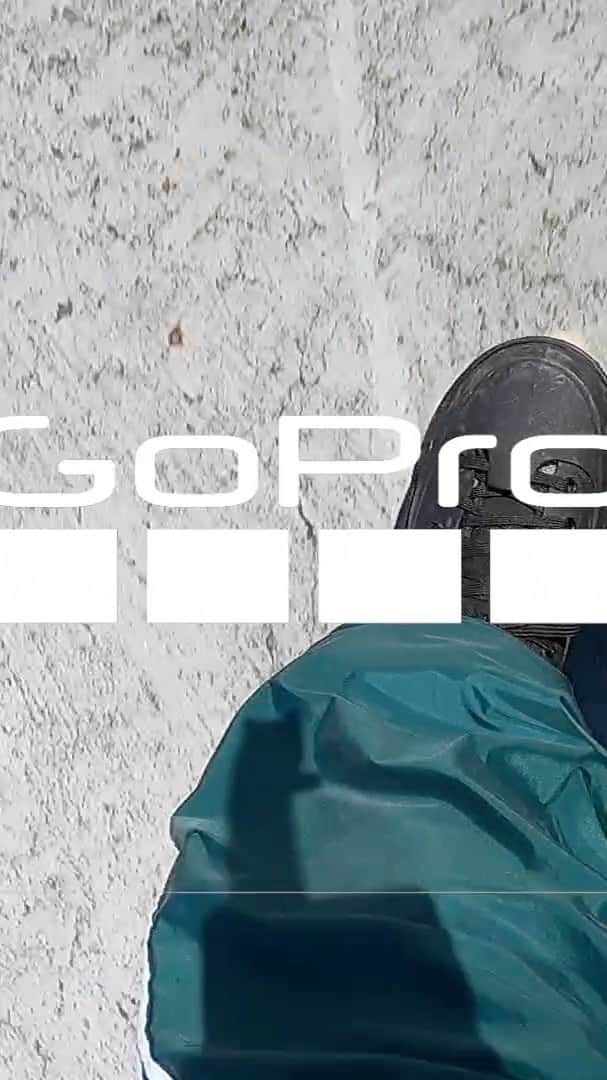 のインスタグラム：「GoPro9のテスト撮影の様子です！ skaterにとっては夢の様なカメラ。 ①ジンバル要らず。 ②荷物が小さくて済む。 ③安い。  そして、、、 実は9にやばい機能が付いてます。 これはアングラー必見です🐟 カメラ固定で釣りを撮影しますよね？時々釣れなくてカメラを止める事ありますよね？ そんな時釣れてしまう経験ありますよね？ GoPro9はRECの30秒前を記録してくれるんです！ つまり魚が食った時にRECを押せば30秒前の映像をさかのぼって取り込んでくれるのでナイスフッキングもコレで取りこぼし無く撮影ができます。  主な特徴  「HindSight」：録画開始前の映像を最長30秒間記録しておく機能。シャッターボタンを押すタイミングが遅れてしまっても、さかのぼって撮影してくれます。  「スケジュールキャプチャー」：最大24時間前からタイムラプス、ビデオ、写真の撮影予約ができる機能。開始時間と終了時間を設定するだけの簡単操作で、指定の時間になるとカメラの電源がオンになって撮影してくれます。  「デュレーションキャプチャー」：録画する時間を15秒から3時間の間で設定できる機能。もちろん無制限に設定することも可能です。  折り畳み式フィンガーによるビルトインマウント  HERO9 Black モジュラーの互換性  HyperSmooth 3.0 手ぶれ補正機能  TimeWarp 3.0 ビデオ  SuperPhoto + 高性能 HDR  ナイト ラプス ビデオ  デジタルレンズ (SuperView、広角、リニア + ホライゾンレベリング、リニア、狭角)  1080p のライブ ストリーミング  ウェブカメラモード  パワーツール (HindSight、LiveBurst、スケジュールキャプチャー、デュレーションキャプチャー)  音声コントロール (音声起動搭載)  すべての写真モードで RAW が利用可能  プリセット + 画面上のショートカット  直感的に操作できるタッチ スクリーン  タッチ ズーム  縦向き撮影  写真タイマー  優れた耐久性 + 水深 10 m までの防水性能  8 倍スローモーション  100 Mbps ビット レート  顔、笑顔、まばたき + シーン検出  露出コントロール  GP1 チップ  Protune  充電式バッテリー (1720 mAh リチウムイオン)  保護ハウジング (HERO9 Black) 対応  @goprojp  @clapsstore_official  @yuyassshirow @yuya.nakamura  @ukarih  #goproのある生活  #gopro #blading #claps #clapsstore」