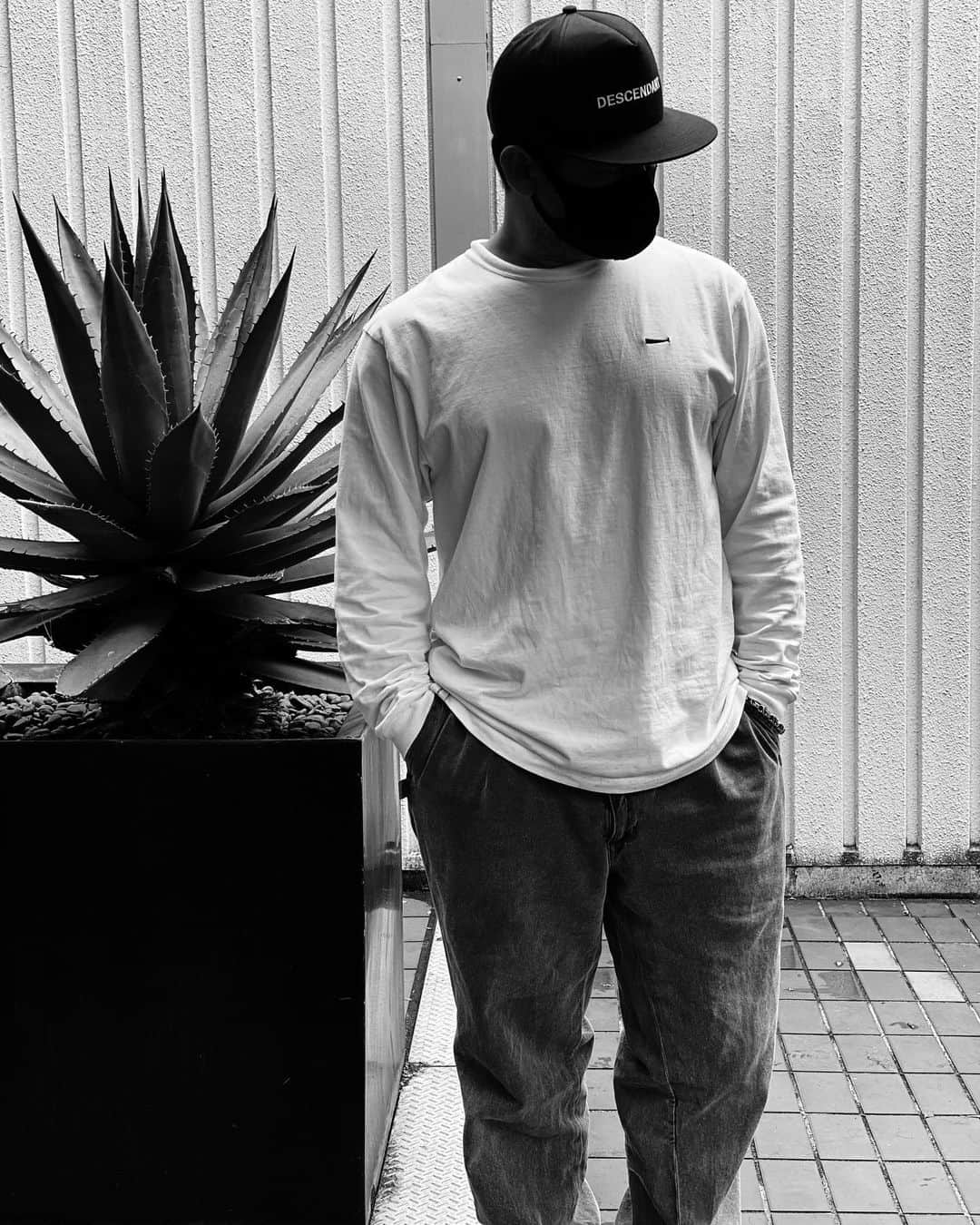 青木大輔のインスタグラム：「#monochrome  #black  #white  #mood #descendant  @dcdt_2014 #hachalotstripls」