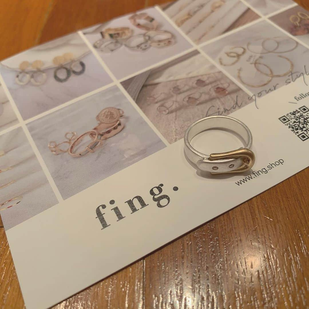 小湊優香さんのインスタグラム写真 - (小湊優香Instagram)「fing(@fing_official )の新しいリング💍  ベルトみたいで可愛い〜💕  クーポンコード「yuuka010」で10％オフになります😳 ※10/24まで Webショップにて利用可能です※  自分へでもお友達や恋人へのプレゼントにも···🎁 タグ付けから飛んでみてください✨   #selfie #自撮り  #좋아요반사 #뷰티스타그램 #얼스타그램 #イベントコンパニオン #レースクイーン #撮影会モデル #サロンモデル #インフルエンサー #model #portrait #グラビア #セクシー #色気 #撮影しま専科 #japanesegirl #love  #instagood #cosplayer #anime  #followｍe #フォロワー募集中  #フェチ #フェチ撮り #リング #指輪」10月11日 13時57分 - y.miranic