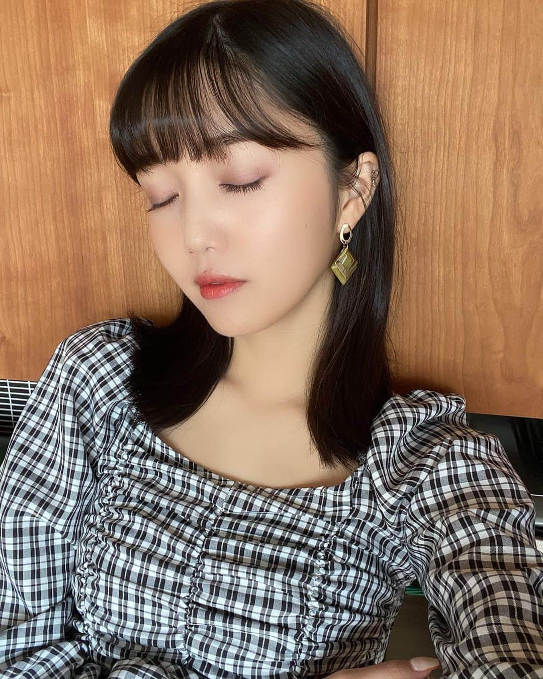 松川菜々花さんのインスタグラム写真 - (松川菜々花Instagram)「・ 秋メイク💄 アイシャドウ→ @addictionbeauty_official  #085 マスカラ→ @excelmake  #LC02 涙袋→ @stilacosmetics  リップ→ @opera_cosmetics  #09 ・ この間　@ebisu_sucoyaca さんに行って美容鍼受けてきたんだけど、細かく色々説明してくれて肌の調子も良くなったの！！ 定期的に通わせてもらいます😊  #秋メイク　#エクセル　#カラーマスカラ　#アディクション　#オペラ　#美容鍼」10月11日 14時23分 - matsukawa__nanaka