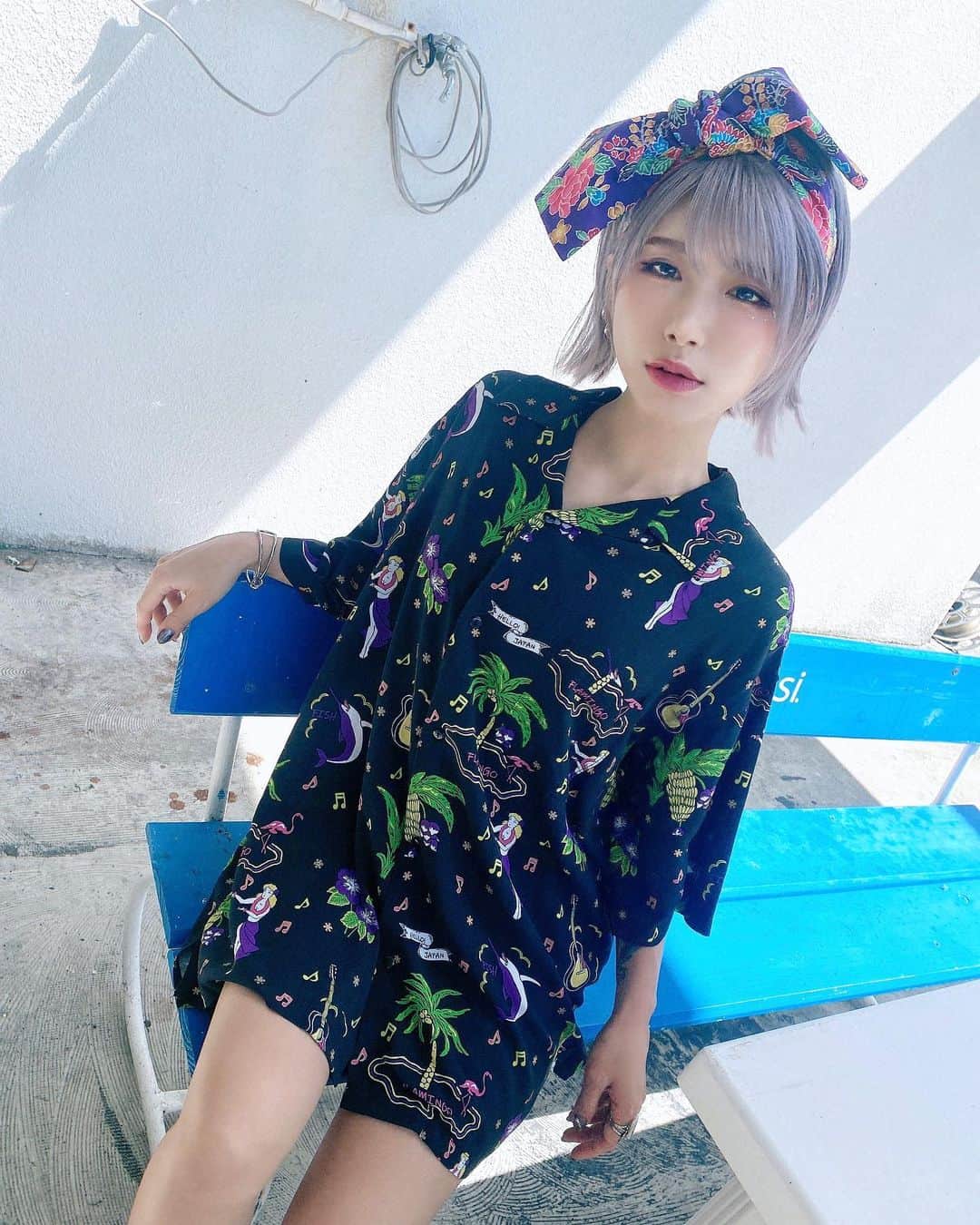 病夢やみいのインスタグラム：「🌴⌘沖縄⌘🌴  #沖縄#머리스타그램#단발머리#cy8er #haircolor#purplehair#tattoogirl#ootd#fashion」