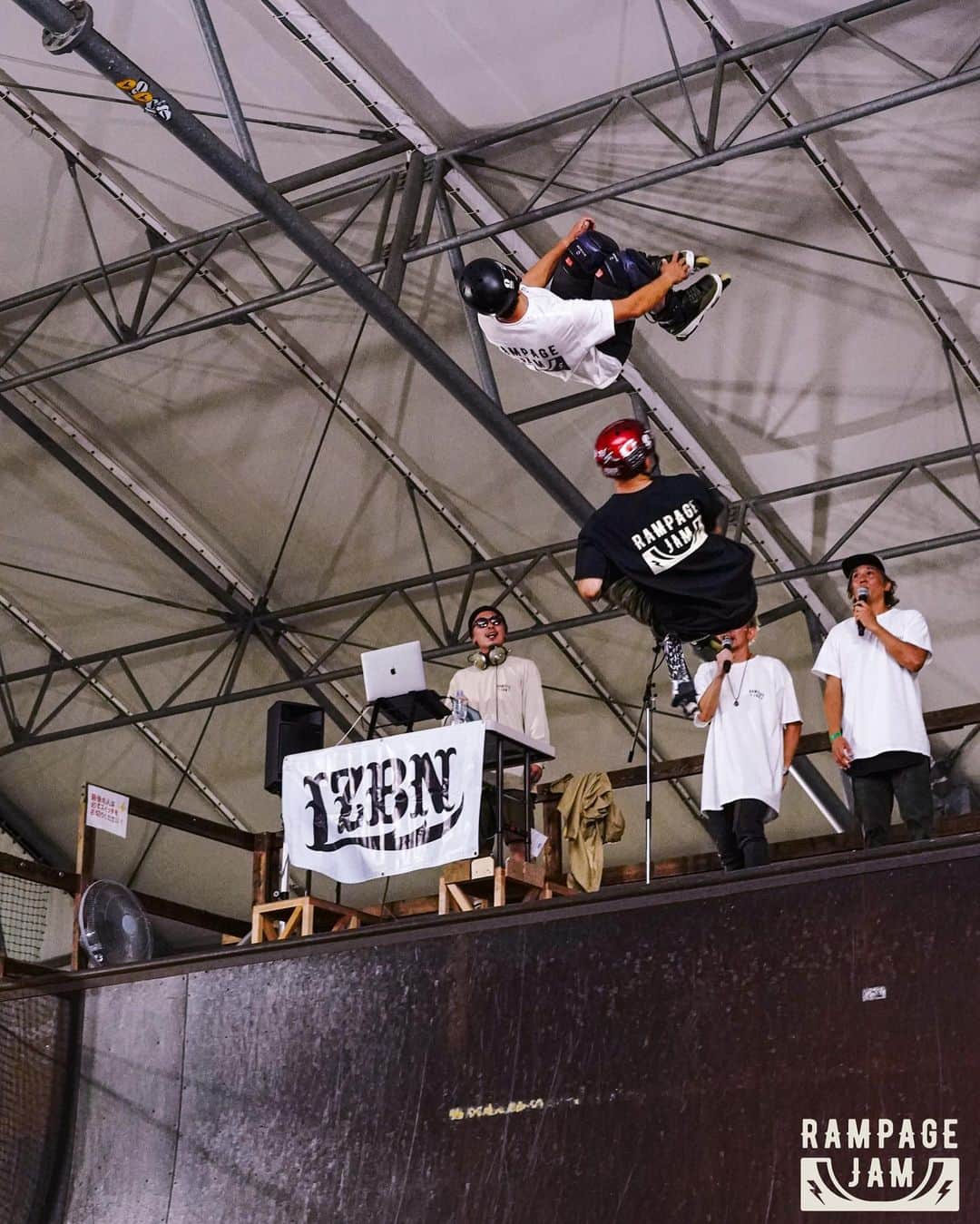 のインスタグラム：「540 cross air with @eitoyasutoko . Thanks for watching #rampagejam Vol.1 Re- live streaming🙌 See you guys at Vol.2!! 再再放送、ご覧頂きありがとうございました！Vol.2に向けてもう動いてますので続報をお楽しみに！ 📷 @kubotafoto . #rampagejam #ランページジャム #ランジャム #yasutokobrothers #eitoyasutoko #takeshiyasutoko #安床エイト #安床武士 #rollerblading #inlineskate #rollerfreestyle #インラインスケート #ローラーブレード」