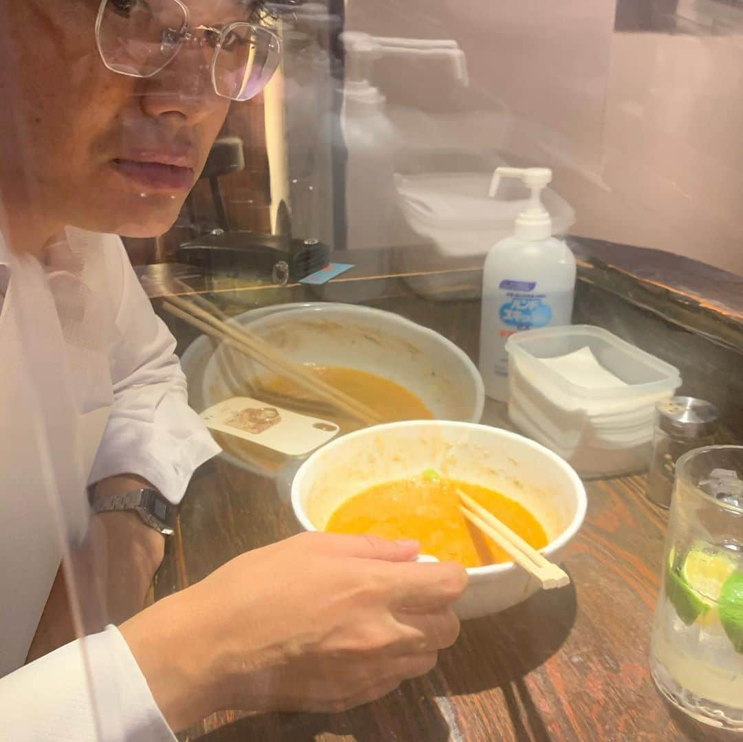 昴生さんのインスタグラム写真 - (昴生Instagram)「ランチ！！ #今日は #NGKと漫才劇場の出番！ #合間にお昼！ #がんこらーめん十八代目 さん！ #またしても行かせてもらいました！ #今回は #ゴマバターピーナッツ！ #これがめちゃめちゃうまい！ #ゴマとピーナッツのクリーミーな感じ！ #そしてちょい辛でアクセント！ #一度是非食べてみて！ #ほんまうまいから！ #横で亜生ちゃんも大満足！ #そう言えば #奢ったのに #ごちそうさま言いよれへんかったなぁ。 #あとでしばこっと(^^)」10月11日 14時45分 - mikikousei