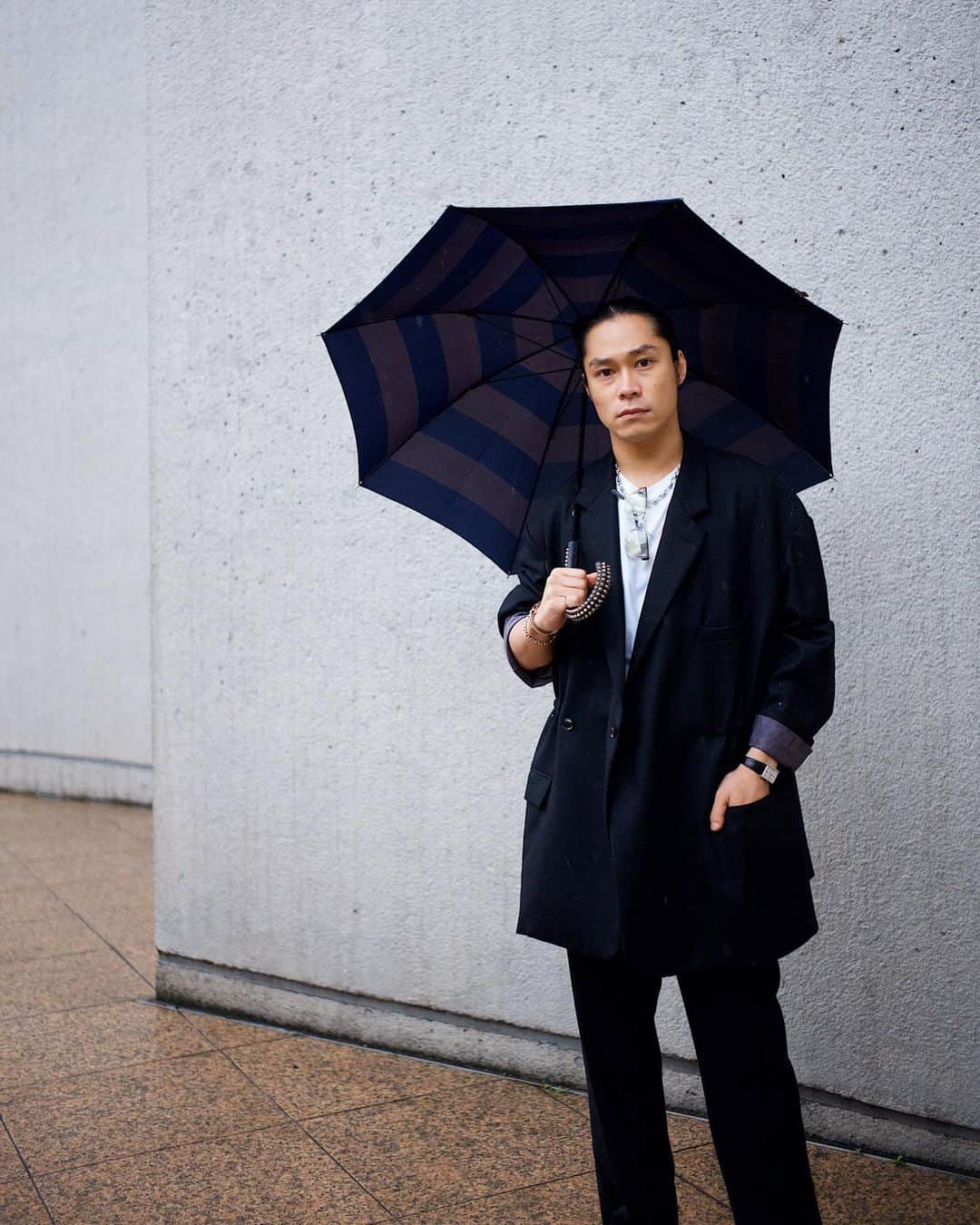 のインスタグラム：「Rainy day… jacket & trousers @yoke_tokyo  photos @mishimataiki」
