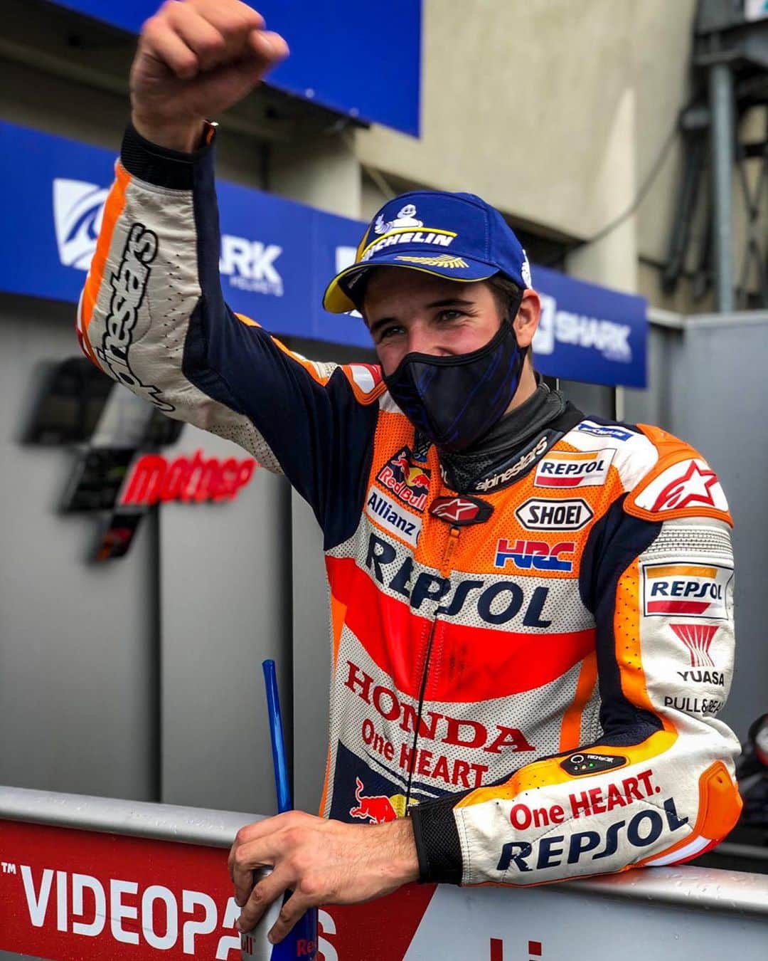 MotoGPさんのインスタグラム写真 - (MotoGPInstagram)「@petrux9 WINS 🥇 the first wet 🌧 #MotoGP race since Valencia 2018! 👏 ahead of @alexmarquez73 who steps onto the podium for the first time in the premier class 🥈 and @polespargaro 🥉#SwipeLeft for some emotional parc fermé vibes 🤩 #FrenchGP 🇫🇷」10月11日 21時16分 - motogp