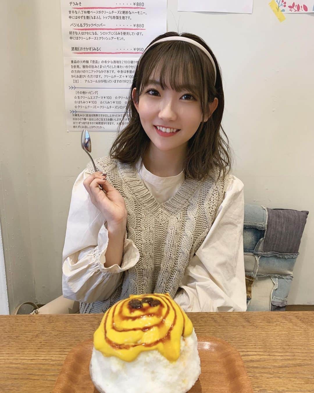 夏川愛実のインスタグラム：「﻿ ﻿ 秋の味覚がすきです 🎃💓﻿ ﻿ ﻿ #かき氷#ミルク氷#名古屋かき氷#ボアヴェールテール﻿ #カボチャかき氷#かぼちゃスイーツ#優勝﻿ ﻿」