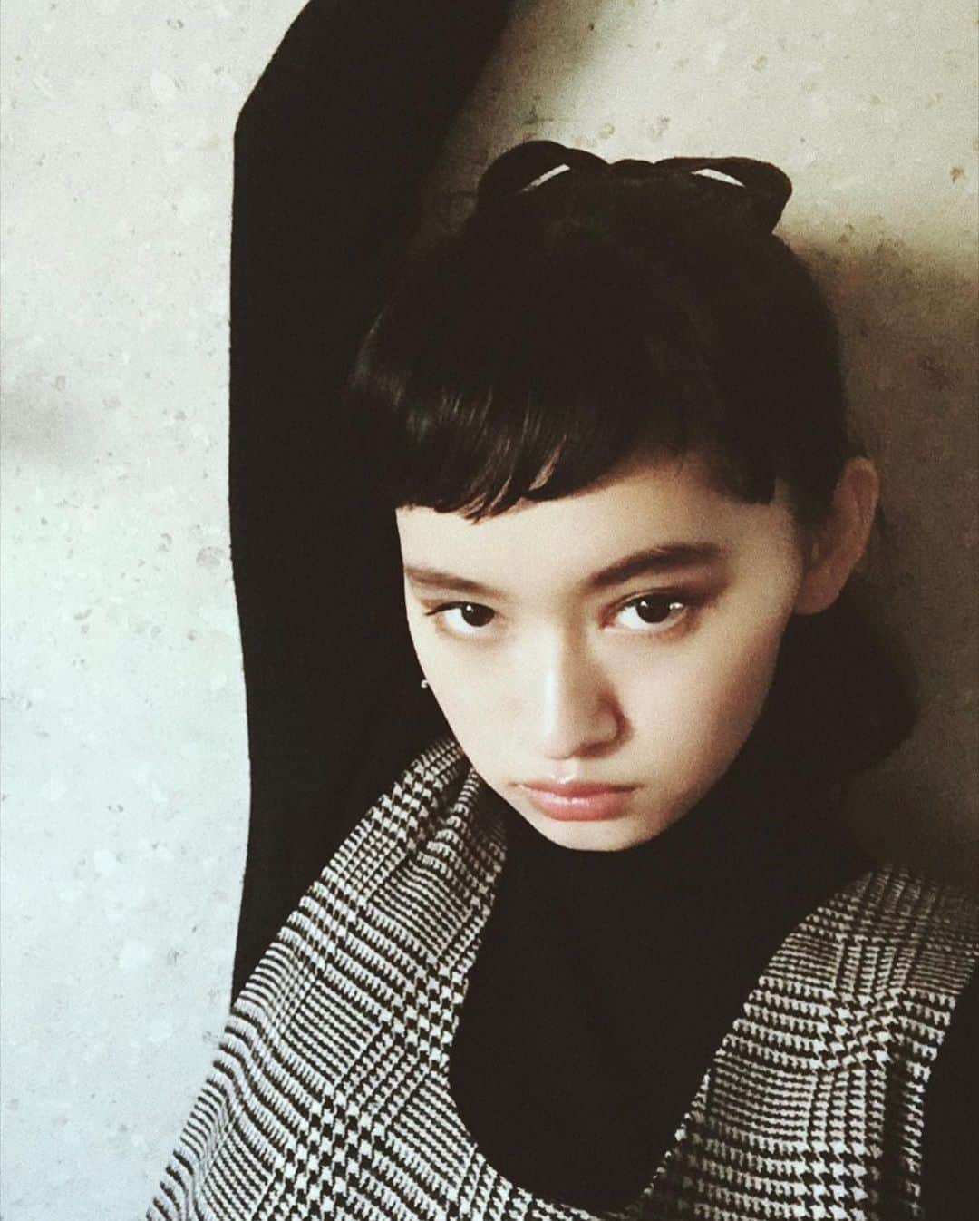 shihori.kathleenのインスタグラム：「下から目線🌹🦝」