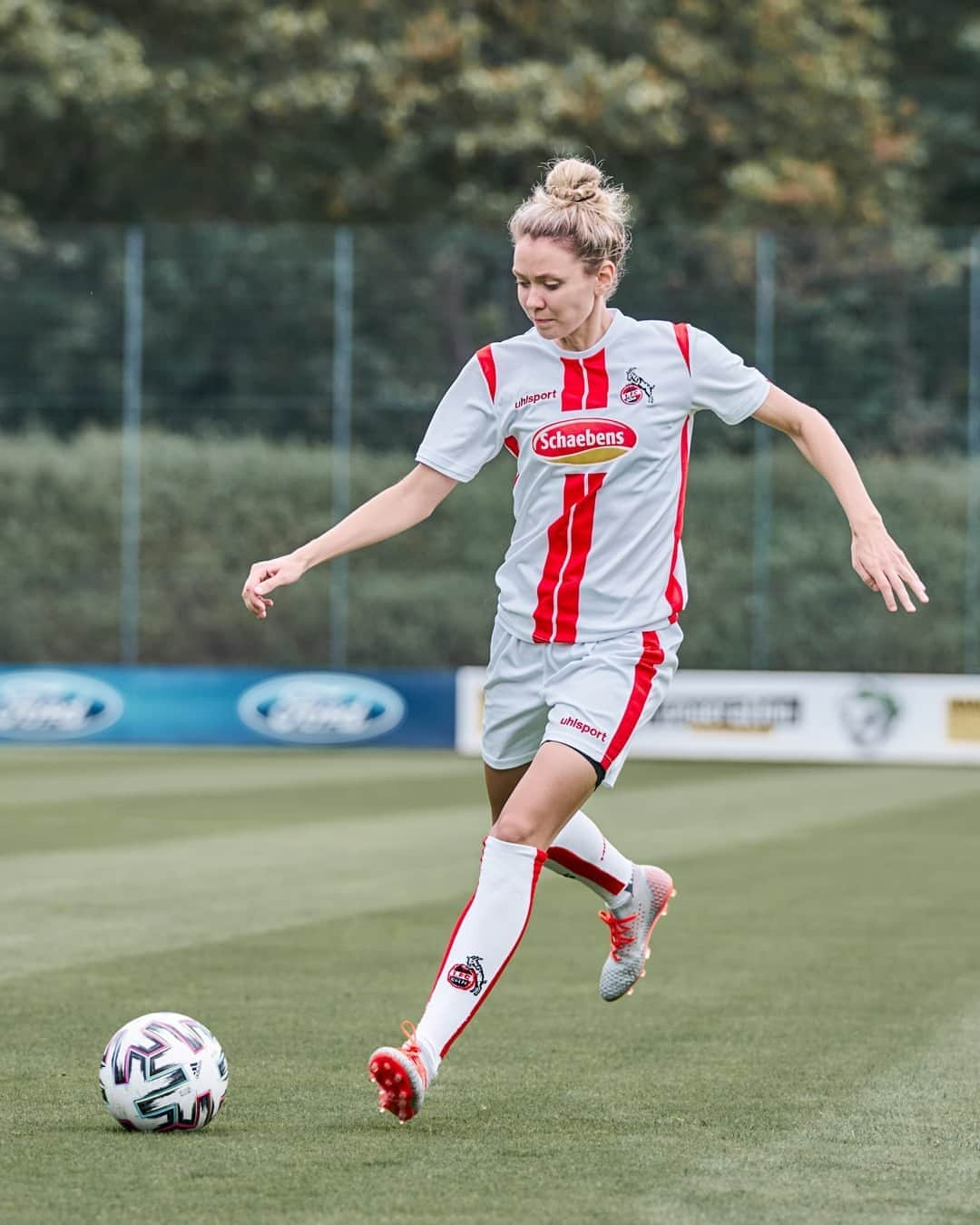 1.FCケルンさんのインスタグラム写真 - (1.FCケルンInstagram)「🔴⚪ Zweiter Spieltag, erstes Auswärtsspiel: Die #effzeh-Frauen treten nach ihrem Auftaktsieg in der 2. Bundesliga am Sonntag, 11 Uhr, beim FC Bayern München II an.  Viel Erfolg, Mädels! 💪」10月11日 16時00分 - fckoeln