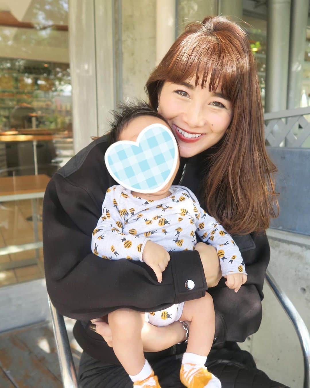 Mai Wakimizuのインスタグラム：「bee boy♡全然無かった2ショットが増えて嬉しいな＼(^o^)／そして、本日34歳なりました♡いつも見て下さってる皆様、これからもどうぞよろしくお願いします♡♡ #男の子ベビー#babyboy#男の子ママ#mamalife#生後2ヶ月」