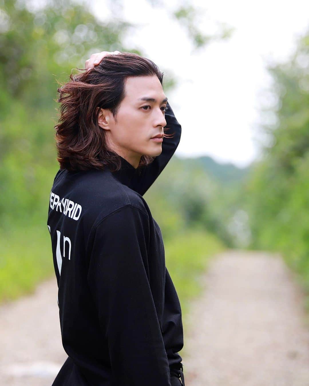 キム・ジフンさんのインスタグラム写真 (キム・ジフンInstagram)「_ 악의꽃 & 인터뷰 styling by hankrkr