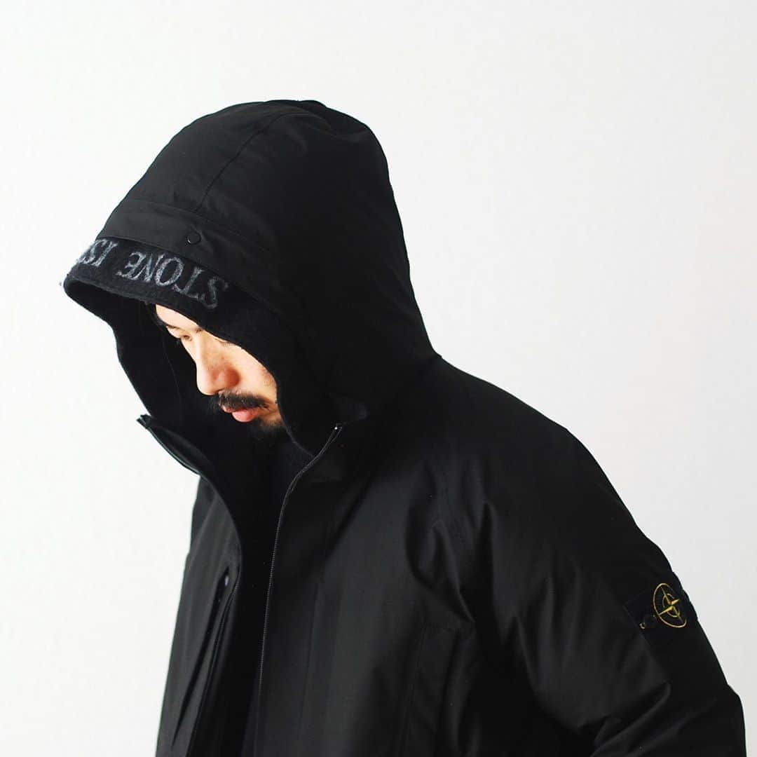 のインスタグラム：「_ STONE ISLAND / ストーンアイランド  "RIPSTOP GORE-TEX PRODUCT TECHNOLOGY DOWN" ¥195,800- _ 〈online store / @digital_mountain〉 https://www.digital-mountain.net/shopdetail/000000012444/ _ 【オンラインストア#DigitalMountain へのご注文】 *24時間受付 *15時までのご注文で即日発送 * 1万円以上ご購入で送料無料 tel：084-973-8204 _ We can send your order overseas. Accepted payment method is by PayPal or credit card only. (AMEX is not accepted)  Ordering procedure details can be found here. >>http://www.digital-mountain.net/html/page56.html  _ #STONEISLAND #ストーンアイランド  _ 本店：#WonderMountain  blog>> http://wm.digital-mountain.info _ 〒720-0044  広島県福山市笠岡町4-18  JR 「#福山駅」より徒歩10分 #ワンダーマウンテン #japan #hiroshima #福山 #福山市 #尾道 #倉敷 #鞆の浦 近く _ 系列店：@hacbywondermountain _」