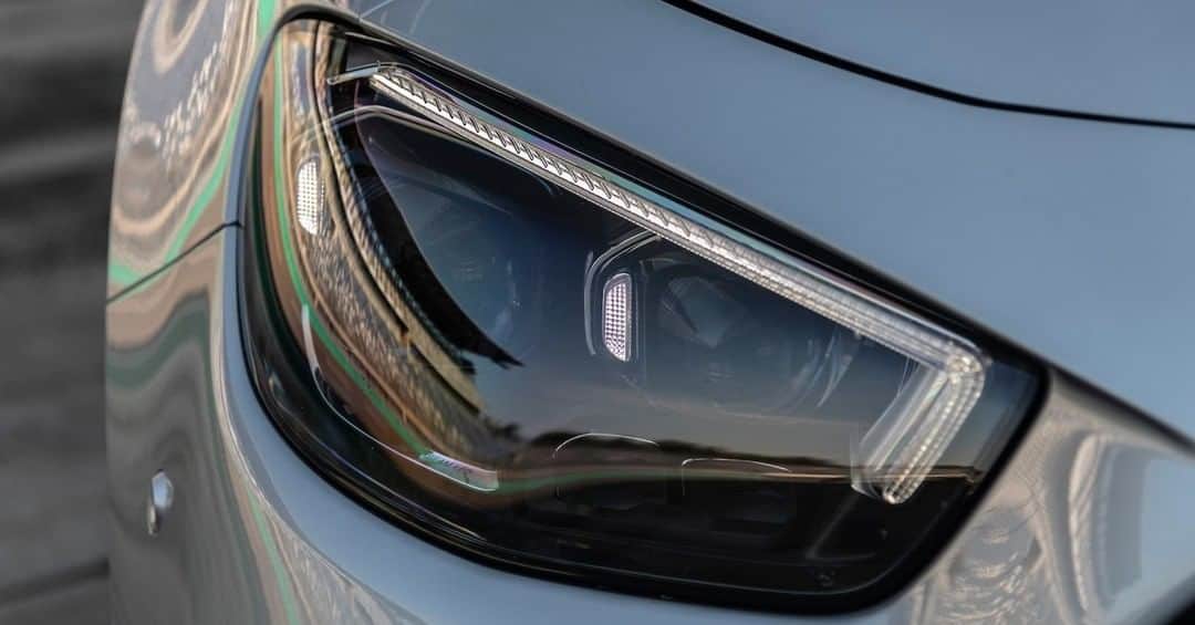 Mercedes AMGさんのインスタグラム写真 - (Mercedes AMGInstagram)「[Kraftstoffverbrauch kombiniert: 11,6 l/100 km  CO₂-Emissionen kombiniert: 267 g/km  amg4.me/efficiency-statement]  What's your favorite detail on the Mercedes-AMG E 63 S 4MATIC+ Sedan? #DrivingPerformance  #MercedesAMG #AMG #E63」10月11日 17時00分 - mercedesamg