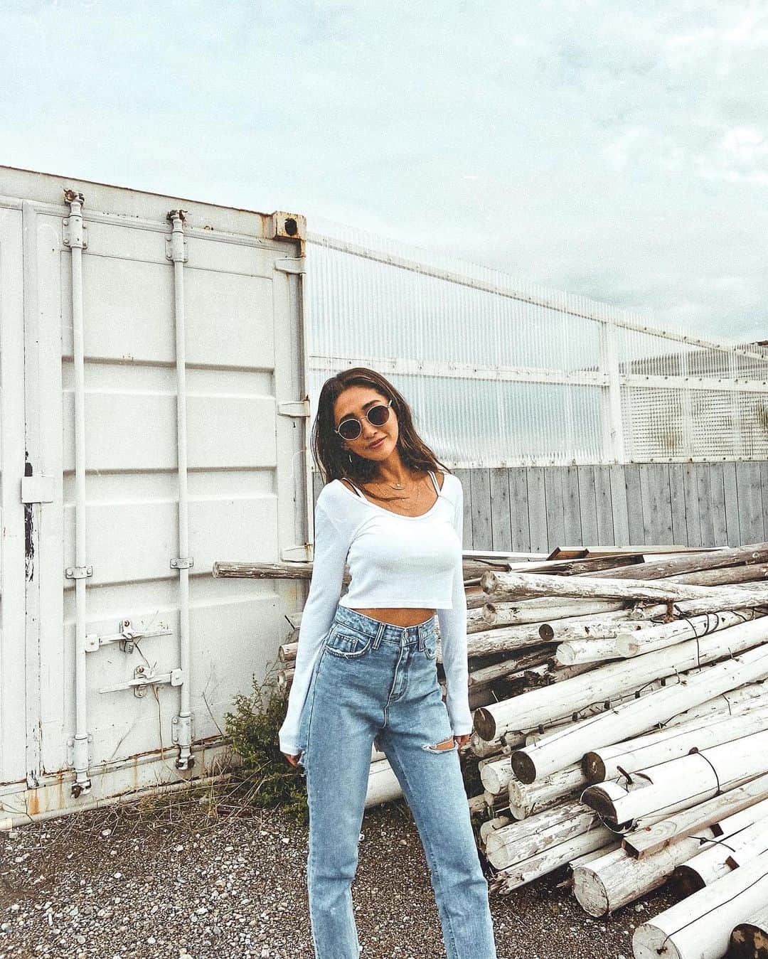 esutoreja_risaribonさんのインスタグラム写真 - (esutoreja_risaribonInstagram)「晴れたね〜✨晴れたよね？😚✨ . happy . しかも暑さを感じたんだけど✨ 今日はロンTで充分✨ . 常にhappy🎉 . 今年の夏からhappyな事だらけなんだけど続けばいいなぁ〜✨ . #esutoreja @esutoreja  . #休日#fashion#happylife」10月11日 16時58分 - esutoreja_risaribon