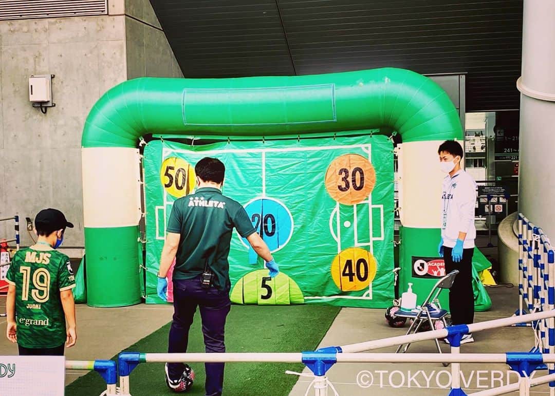 東京スポーツ・レクリエーション専門学校さんのインスタグラム写真 - (東京スポーツ・レクリエーション専門学校Instagram)「＼⚽️#産学連携実習 💚／ #東京ヴェルディ VS #ファジアーノ岡山 の試合運営に携わっています！ ・総合案内 ・ファンブース ・キッズパーク 試合運営を通じて、家族全員が楽しめるスタジアム作りを目指して活動しています👍  #チームフロント #verdy  #リヴェルン」10月11日 17時11分 - jikeitsr