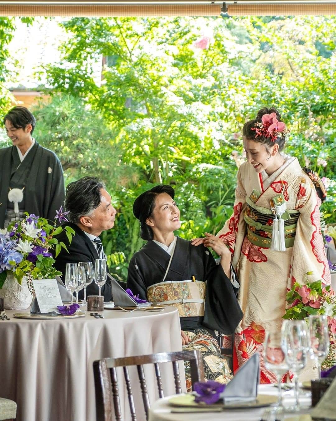 KIYOMIZU京都東山 公式さんのインスタグラム写真 - (KIYOMIZU京都東山 公式Instagram)「@kiyomizu_kyoto_higashiyama をフォローして、 『#kiyomizu京都東山』 『#kiyomizu花嫁』 『#スタイルズ花嫁』 をつけて投稿してくださいね＊ . 京都らしい伝統と風情に包まれた 結婚式のための邸宅＊  自然に溢れる庭園ではオリジナリティに溢れた 日本の四季の美しさを肌で感じていただけます* 秋が深まるとともに、葉を赤や黄に染めあげていきます。 ぜひ、足を運んでみてくださいね* . ---------------------- . ▼ブライダルフェアの予約は インスタのTOPからcheck⚐ ＞＞＞ @kiyomizu_kyoto_higashiyama . #スタイルズ花嫁 #dress #kyoto #kiyomizu #wedding #ウェディングレポ #プレ花嫁 #卒花 #結婚式 #結婚式場 #結婚式準備 #京都 #京都花嫁 #関西花嫁 #京都婚 #令和花嫁 #大人花嫁 #DRESSY花嫁 #maricuru #シェアーズヘアメイク #和装フォト #ガーデンフォト #番傘 #和婚 #色打掛 #日本庭園 #邸宅ウェディング」10月11日 17時13分 - kiyomizu_kyoto_higashiyama