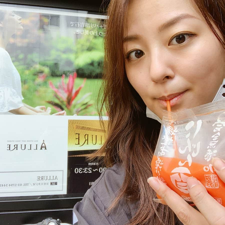 長沢美月さんのインスタグラム写真 - (長沢美月Instagram)「このにんじん100%🥕ジュース 甘くて美味しかった🥤✨ アリュールヨガで飲めます🧘‍♀️ 私の名前を受け付けで言って貰えれば、 今月まで、 ・体験レッスン無料 ・初月会費半額 ・入会金.事務手数料無料　 ・お水チケットプレゼント ・青汁orにんじんジュースプレゼント です😍💓 今月までなのでとりあえず行ってみてね〜☺️🌸 ※女性限定です #アリュールヨガ #allure #yoga #恵比寿ヨガ #恵比寿溶岩ヨガスタジオ #溶岩ヨガ #岩盤ヨガ #キャンペーン実施中 #にんじんジュース #healthylifestyle」10月11日 17時15分 - _mizuki_0212