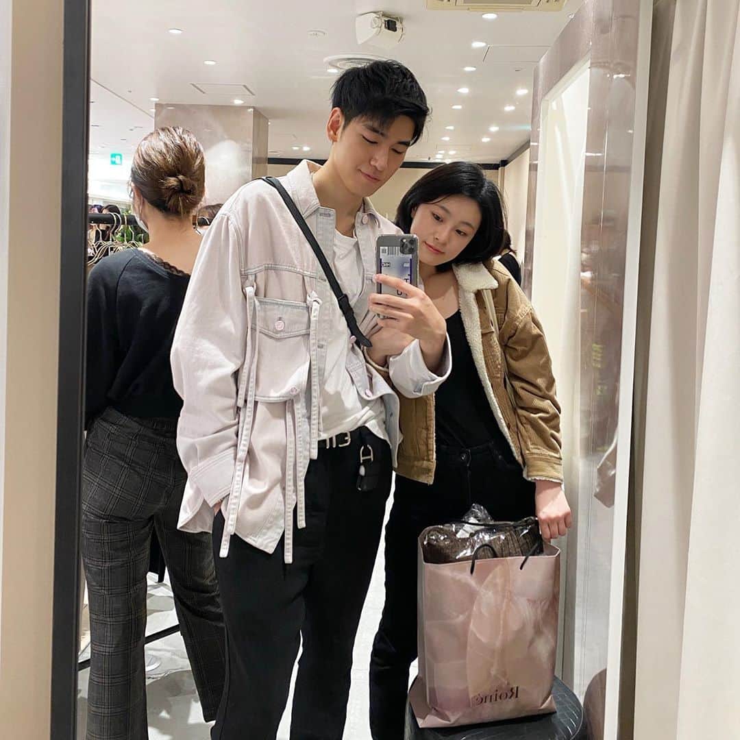 樋口葉生のインスタグラム：「Shopping with SIS Congrats for the opening 🥳」