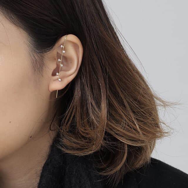 のインスタグラム：「京都伊勢丹に 装身具店が出現します。  今回のテーマは「暮らしの中にある美こそアート」です。 家で過ごす時間の多くなった生活、 改めて快適な住まいについて想いを馳せる時間も増えました。 くらしの主役であるひとの装いも、空間の中のもっとも重要な美の要素。  アクセサリーだけでなく暮らしを楽しくしてくれる 陶器やオブジェも会場を楽しく彩ります。 会場に訪れて良かった。 楽しかった。 おしゃれのときめきを思い出した。 そう言ってもらえる空間にしたいと思います。  くらしの装身具店 会期：2020年10月15日（木）～10月27日（火） 時間：10:00〜20:00 場所：ジェイアール京都伊勢丹 5F スタンダード&モダンSPOT アクセス　https://www.isetan.mistore.jp/kyoto/access.html   @wjri.k.ladiesfashion  #タピエスタイル　#タピエ﻿ #ハンドメイドアクセサリー　#アクセサリー﻿ ﻿#handmadeaccessory #accessories   #ジェイアール京都伊勢丹﻿ #kyotoisetan #京都伊勢丹﻿ #isetan #伊勢丹﻿ #fashion #ootd #styling #coordinate﻿ #dailylook #instagood #instafashion」