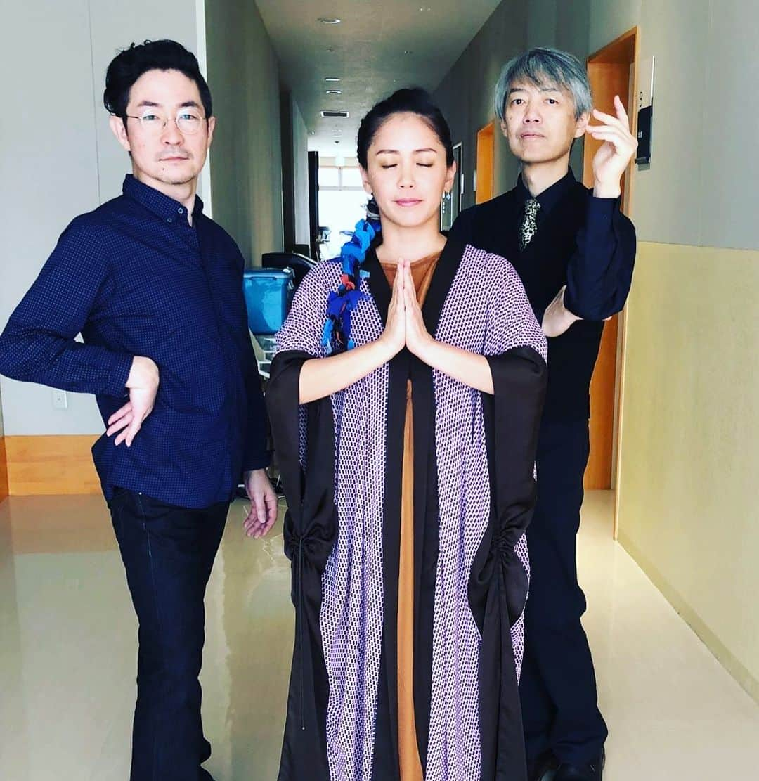 元ちとせさんのインスタグラム写真 - (元ちとせInstagram)「福井県は三国みらいホールにて８ヶ月ぶりにお客さんを前に歌わせていただきました❤️ やっぱり幸せです‼️  本当にありがとうございました😊 やっぱり生で音をお届け出来るって最高です。 またぜひ！お会いしましょうね！  #三国みらいホール #福井県 #新井ラーメン健 #黒木千波留 #８ヶ月ぶり #感謝」10月11日 17時44分 - hajimechitose.official