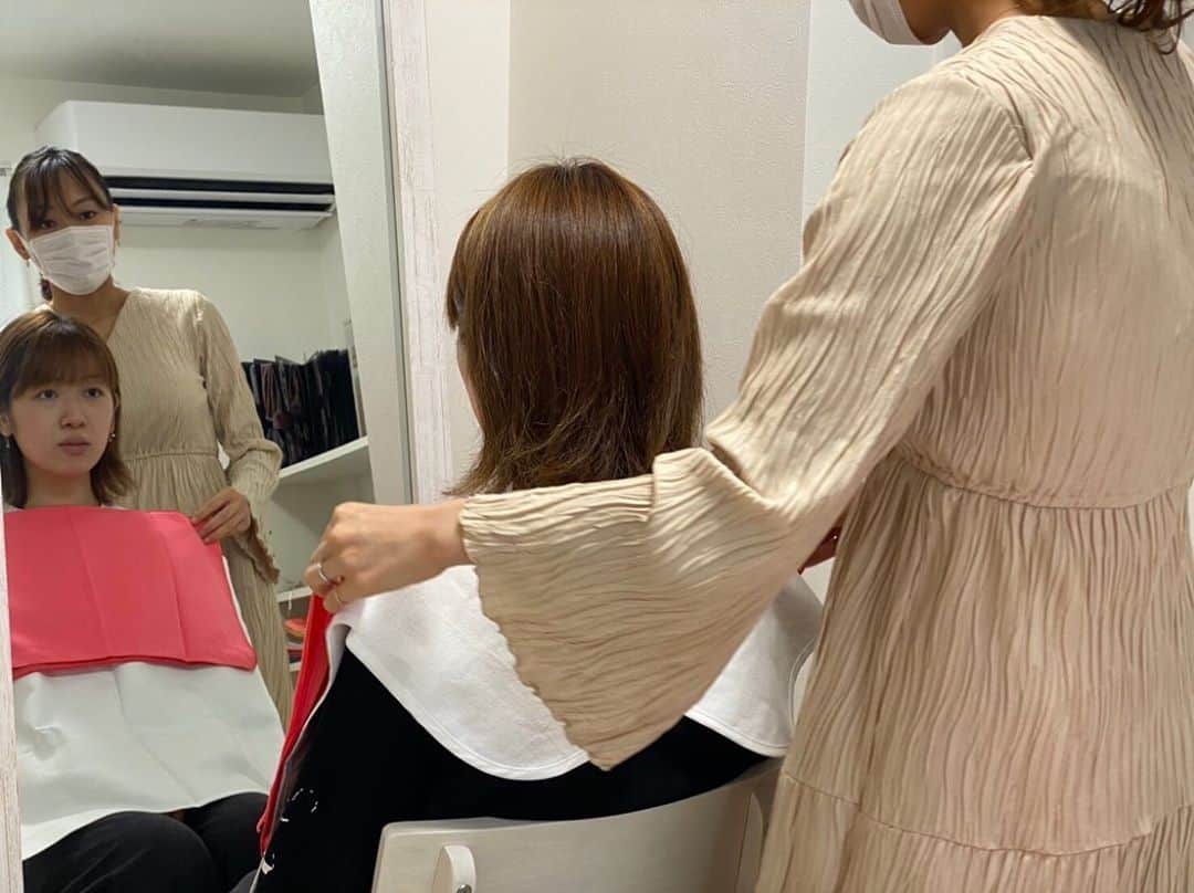 廣瀬詩映莉さんのインスタグラム写真 - (廣瀬詩映莉Instagram)「友達に誘われて #パーソナルカラー診断 に行ってきたよ〜🎨 . ネットの診断(ほぼ全て試した笑)ではイエベなのかな〜とは思ってたけどブルベ化粧品も結構好きで使ってて…🤔 オーディションや宣材撮影の時の服の色は何色が顔色と印象よく見えるのかな…と長年悩んでいたので今回の診断に行けて本当に良かったです😭😭 . 結果は1st #ブライトスプリング🌸 そして2ndが #ブライトウィンター⛄️ でした〜！！ . パーソナルカラーに縛られるのではなく、似合う色を味方につけて自分を魅力的に見せられたらなあ…！ておもた〜！！！ 楽しかった〜！！！！ . #パーソナルカラー #ブルベ #イエベ #イエベ春 #メイク #ヘアカラー」10月11日 17時54分 - shieri_udon