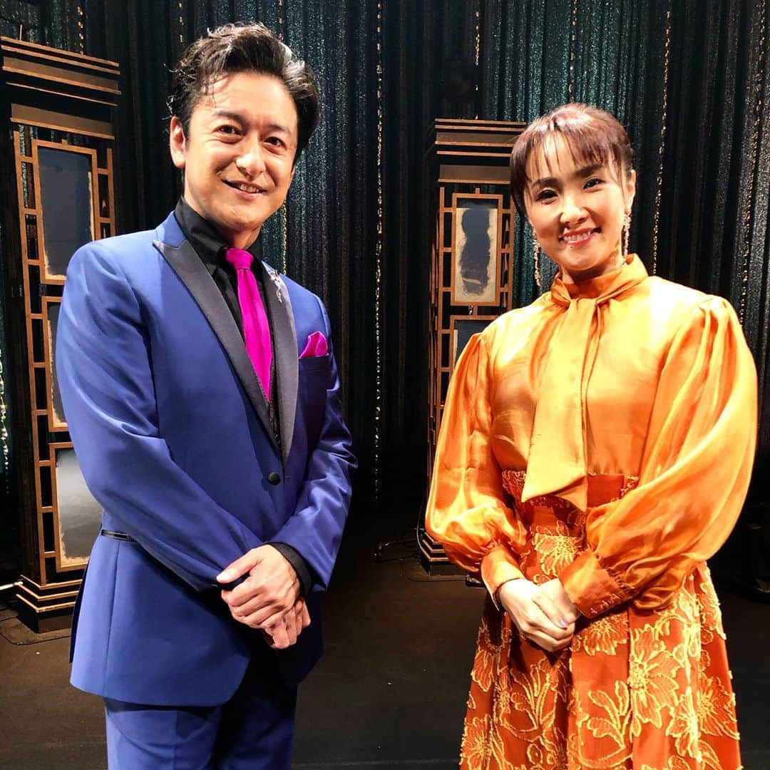 石丸幹二さんのインスタグラム写真 - (石丸幹二Instagram)「#濱田めぐみ さんを お迎えしての収録終えました‼️ ステージ衣装がベルとビーストの様な色の組み合わせになりました⭐︎ さあ、19時より配信が始まりますよ。 是非お楽しみ下さい #Bunkamuraオーチャードホール #石丸幹二デビュー30周年#TheBest&Duets発売記念ONLINELIVE #石丸幹二」10月11日 17時59分 - team_kanji_ishimaru