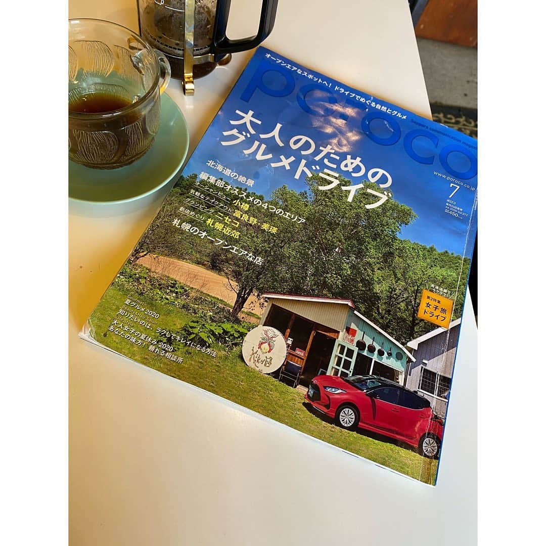 浅井未歩さんのインスタグラム写真 - (浅井未歩Instagram)「【kiko図】﻿ 世界各地を旅した経験をもつ店主(キコさん)が異国の文化や料理を伝えたいと﻿ 去年7月にオープンしたカフェ！ @kikoz.kimobetsu ﻿ ﻿ ファラフェルという、潰したひよこ豆に香辛料を混ぜ合わせ丸めて揚げた中東の料理を初めて頂きました☺️✨豆だけとは思えないぐらい食べ応えがあって美味しかった〜💕💕ベジタリアンメニューです✨﻿ ﻿ 店主が海外で購入したレアな雑貨があったり﻿ インテリアがカラフルでいるだけで楽しい🌈﻿ 民泊もやってるよ〜﻿ ポロコの表紙にもなってる！😳✨﻿ ﻿ ﻿ 昨日は喜茂別町でとあるお仕事でした！﻿ 繋げてくれたご縁に感謝の日だったな😌🥺﻿ ﻿ ﻿ #喜茂別町﻿ #北海道﻿ #kiko図﻿ #秋﻿ #ファラフェル﻿ #中東料理﻿ #ベジタリアン﻿ #poroco札幌カフェ巡り  #poroco」10月11日 18時10分 - asaimiho____24