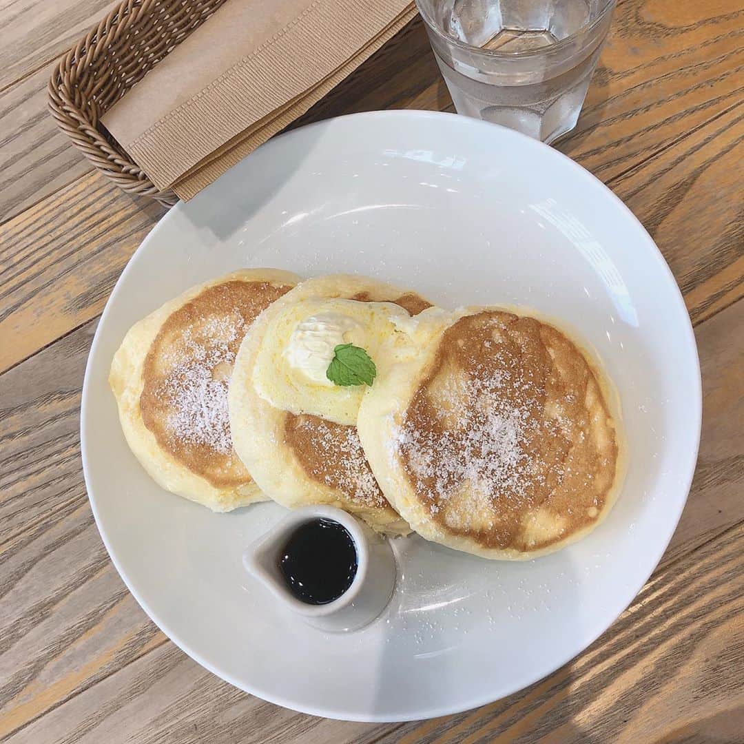 木下綾菜さんのインスタグラム写真 - (木下綾菜Instagram)「前お仕事終わりに、 近くにパンケーキ屋さんを 見つけまして。 . どうしても食べたくて、 空いてたので1人で入りました☺︎笑 美味しいものは幸せを運ぶね〜🍪 . #originalpancakehouse  #パンケーキ」10月11日 18時05分 - kinoshita_ayana