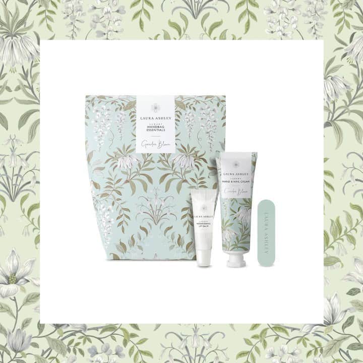 ローラアシュレイのインスタグラム：「Discover the beautiful collection of Laura Ashley products available as part of the Boots UK Christmas gifting range.   Laura Ashley's first bath and body care collection was launched in Boots stores as part of an exclusive retail partnership back in 2013.  Since our partnership began, every year has brought new Christmas gifting collections featuring beautiful prints and colours from the Laura Ashley archive  From luxurious hand creams to delicate scents, this elegant collection will be sure to please this Christmas.  Browse the Christmas Gifting Range 2020 online and in-store at @BootsUK」