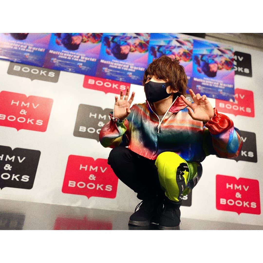 山崎大輝のインスタグラム：「炭酸マスク、黒も👍📷」