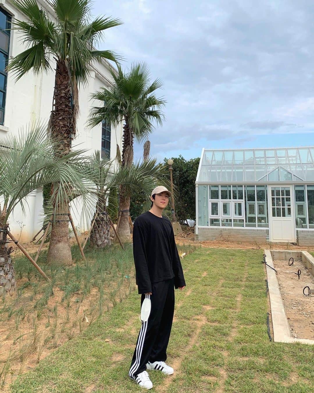 ソンハクさんのインスタグラム写真 - (ソンハクInstagram)「🌴」10月11日 18時59分 - xxhakx