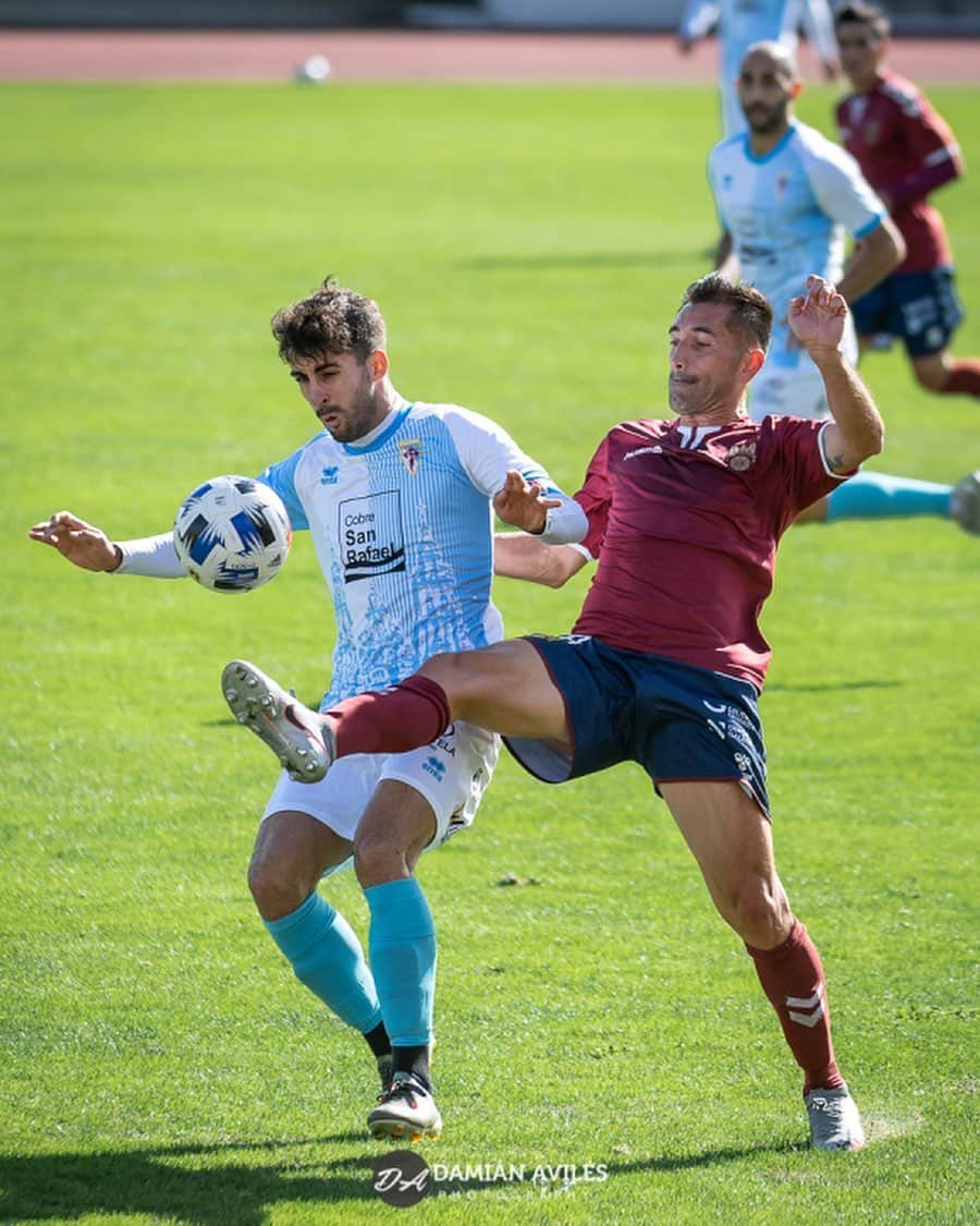 のインスタグラム：「Último partido de pretemporada. Ahora a pensar en la liga!!!💪🤜🤛🤙😉 @pontevedra_cf_sad @aviles_photosport」