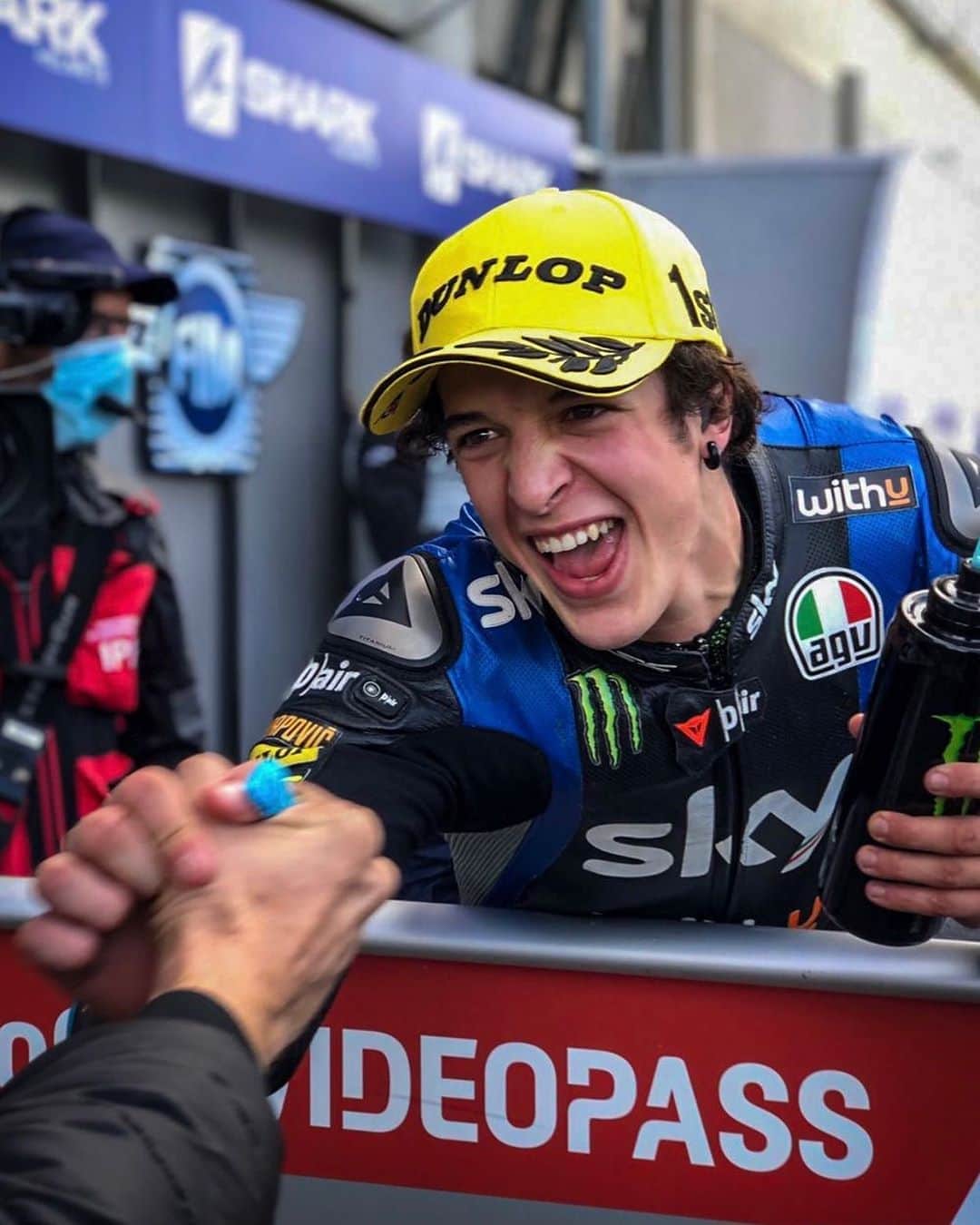 MotoGPさんのインスタグラム写真 - (MotoGPInstagram)「@_celin13_ WINS 🥇 the #Moto3 race at the #FrenchGP 🇫🇷 and he's just 16 points off the championship lead now! 🙌」10月11日 19時12分 - motogp