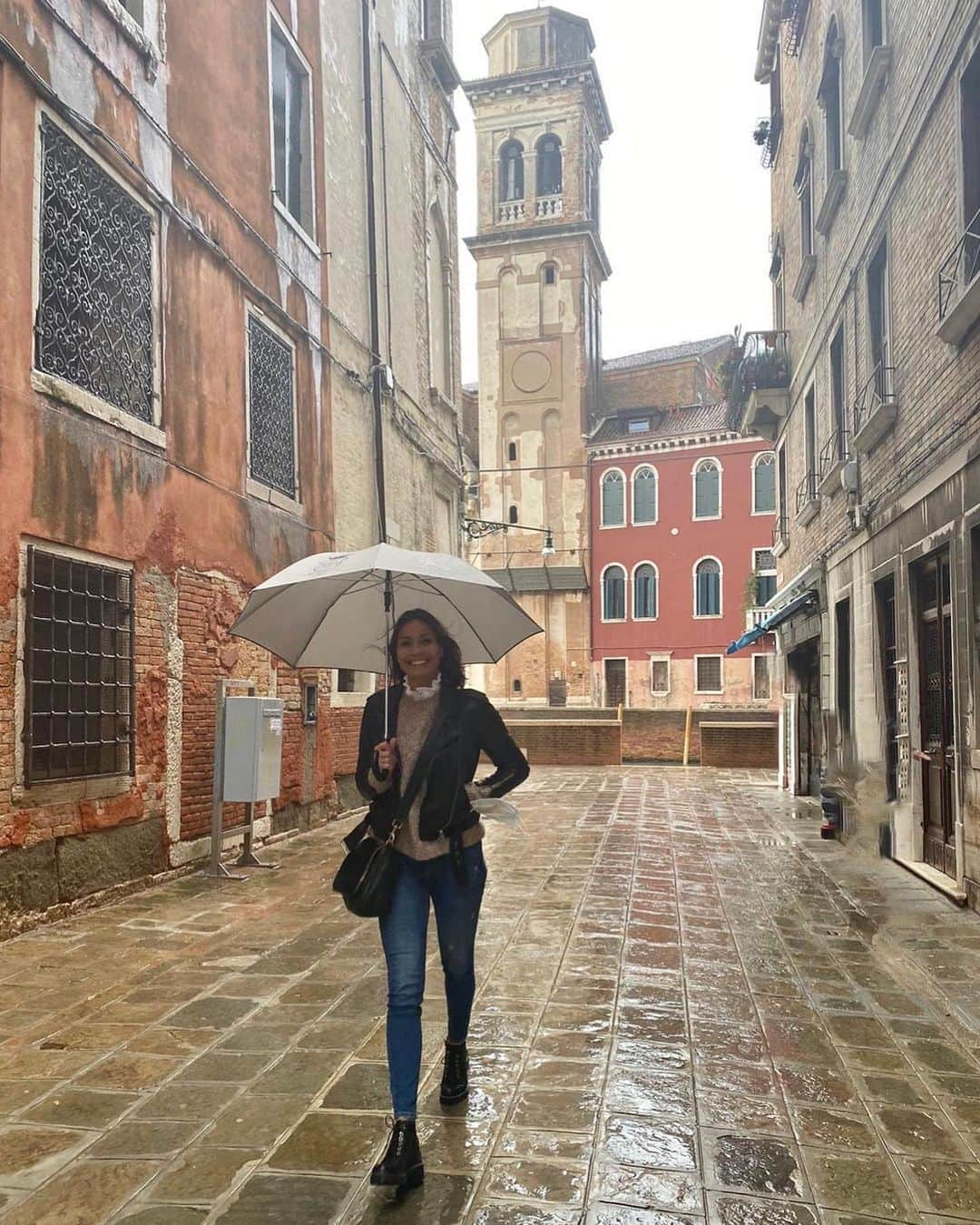 メラニー・サイクスさんのインスタグラム写真 - (メラニー・サイクスInstagram)「Piddling down in paradise #Venice #minibreak 🙌🏽 😁」10月11日 19時20分 - msmelaniesykes