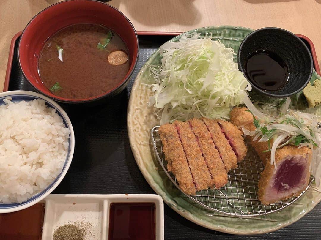 志村玲那さんのインスタグラム写真 - (志村玲那Instagram)「#牛カツを食べた🌈 #めっちゃ美味しかったの💕💕  #すごい美味しそうに食べるねって言われた👻 #そうなのいいところなの」10月11日 19時18分 - rena_shimura