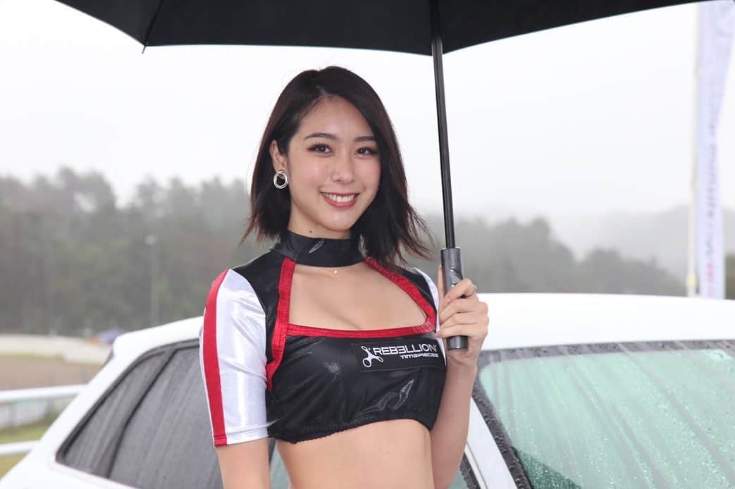 のインスタグラム：「. SUGO スーパー耐久 3時間レース 2日間ありがとうございました🙇🏻‍♀️✨ 今回の結果は3位でした🏅 . 仙台までAudi Team Marsを応援しに駆け付けて下さった皆さん、ありがとうございました😊 そして、雨の中レースクイーンステージを見に来て下さった方も本当にありがとうございます🙇🏻‍♀️🤍 . 次のレースは、10/31・11/1 @岡山国際 です！！ 次回も、こずえさんと全力でサポートさせて頂きます🔥 よろしくお願い致します🏁🏎 . #new #cyberjapan #サイバージャパン #新人 #cjd_chiaki #RQ #レースクイーン #SUGO #Audi #スーパー耐久 #ピレリスーパー耐久」