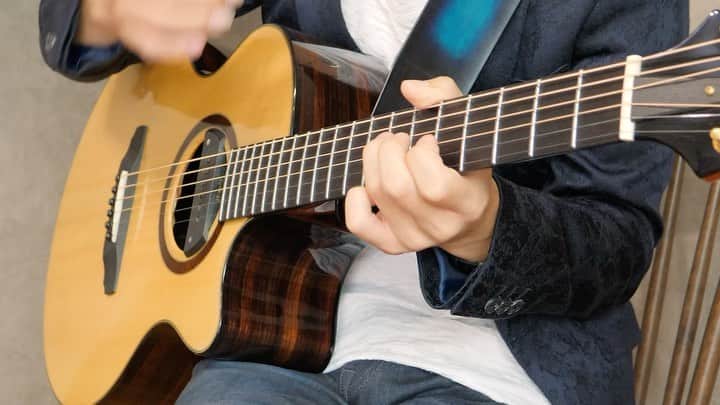 松井祐貴のインスタグラム：「Sunny Day -Original song-﻿ From 2nd Album『For you…』﻿ ﻿ TAB→https://www.mymusicsheet.com/YMusicOffice﻿ YouTube→https://www.youtube.com/c/YukiMatsuiOfficial﻿ ﻿ ♪﻿ ♪﻿ ♪﻿ ﻿ #yukimatsui #松井祐貴 #fingerstyle #fingerstyleguitar #fingerpicking #acoustic #acousticguitar #pickariff @pickariff #guitarsdaily @guitarsdaily #guitarstagram @guitarstagram #solosection #guitarsarebetter @guitarsarebetter #talentedmusicians #lickwars @lickwars #riffwars  @riffwars #riffwarsacoustic #pickupmusic #acousticartists #musicians #guitarplayer #instaguitar #Daddario #DaddarioStrings  #shubbcapos @shubbcapos #schenkguitars #schenk」