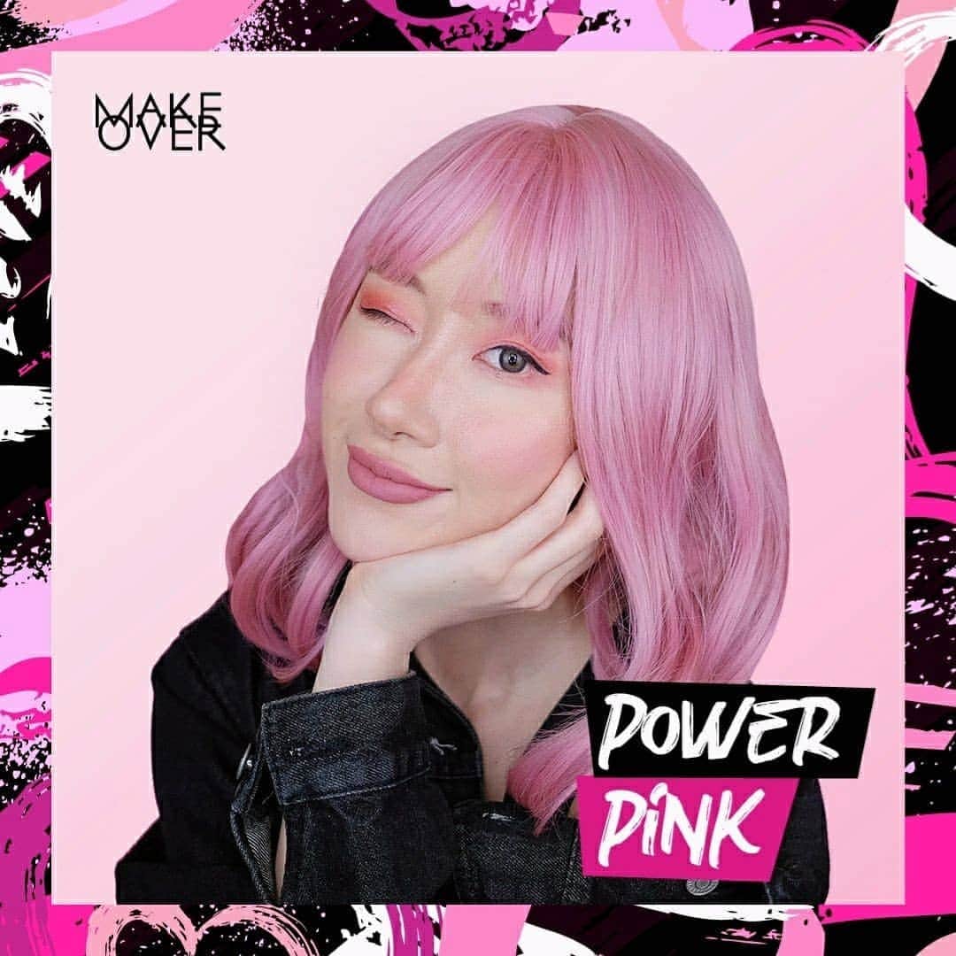 エリッサ・ヤマダのインスタグラム：「Pink is happy. Pink is powerful. It can be sweet, but it can also be bold 💗  For a bolder look, I usually mix pink with black to create that beautiful balance of light and dark. If you prefer simple makeup looks with this color combo, you can just use 2 different shades of pink on your eyelid, and then add a touch of black with black winged eyeliner and mascara, just like what I did for this picture! :)  Products used: 🌸 Make Over Trivia Eyeshadow (Indian Summer) 🌸 Make Over Blush On Singles (Pink Fantasist) 🌸 Make Over Intense Matte Lip Cream (no. 10 - Lux)  Pink itu sendiri juga ada shade yang lebih ke arah peach atau ungu, dan kamu bisa nemuin shade yang cocok dengan selera kamu di @makeoverid! Make Over juga lagi ada promo #PowerPink di @sociolla loh sampai tanggal 15 Oktober, so make sure to check it out (link in my Story)! 💖」