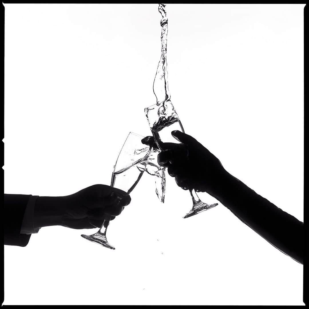 タイラー・シールズのインスタグラム：「A story can be told over a life time or a single frame. 2 glasses of champagne smashing together is how the universe was created. Was something I wrote many years ago in a script I was writing, cut to I was on set shooting and I remembered the quote and I finally made the photo that goes with the quote, obviously I know that is not how the universe was created but there is something magical about imagination. This is 2 glasses of champagne from my Silhouette series. Of you look close you can see the glass smashing. I can’t wait to debut this as a print. Where would you hang this?」