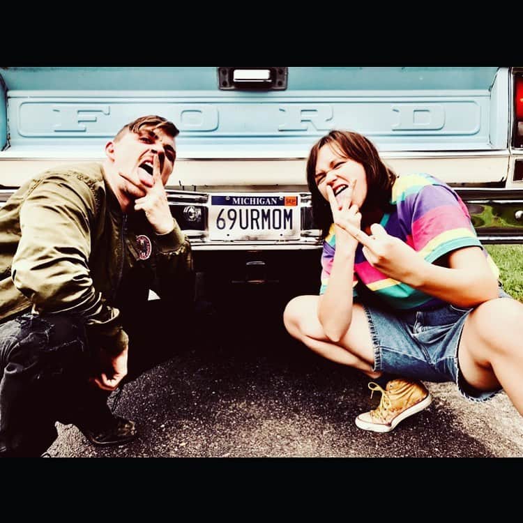 カイル・ガルナーのインスタグラム：「Who has seen dinner in America?」