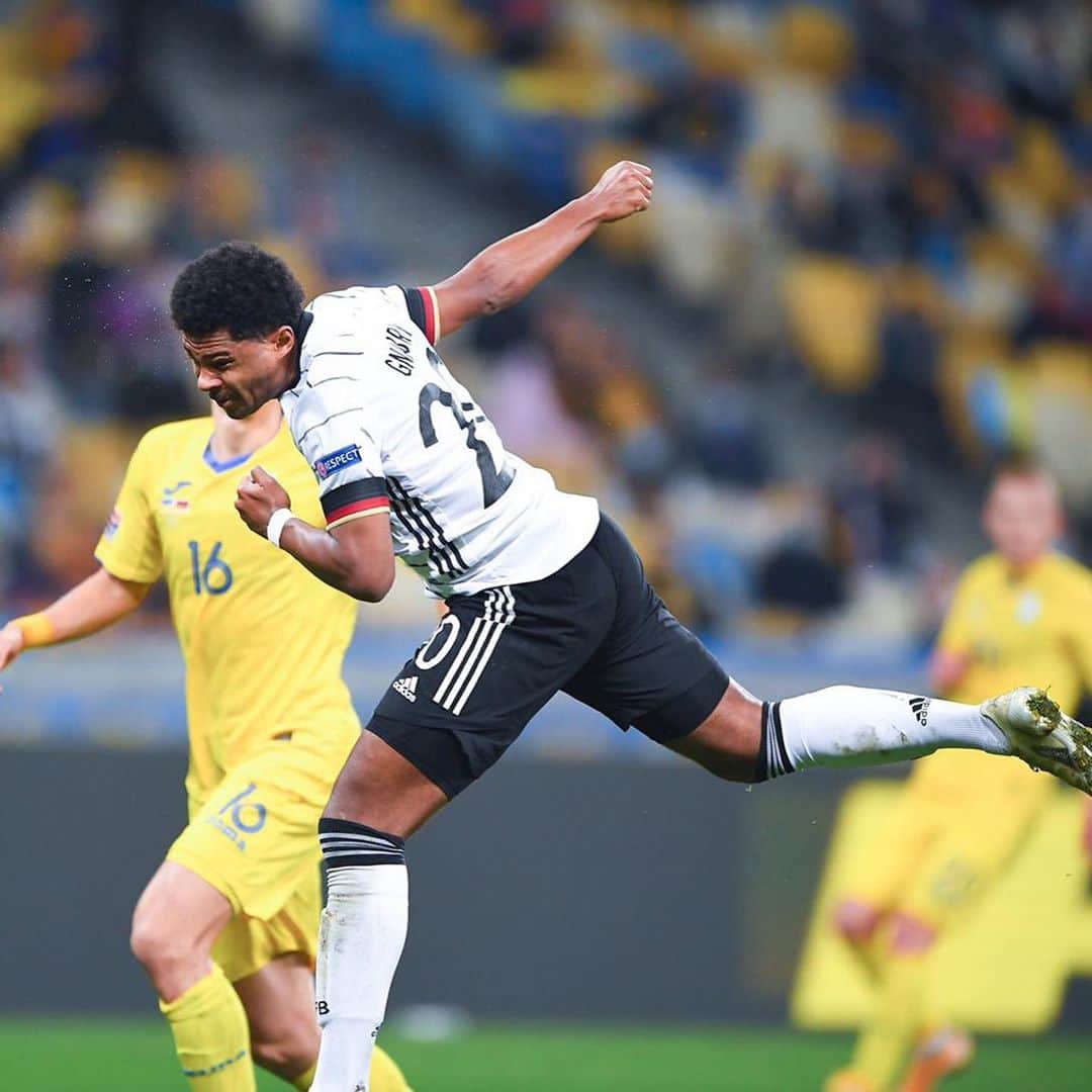 セルジュ・ニャブリさんのインスタグラム写真 - (セルジュ・ニャブリInstagram)「Job done」10月11日 21時32分 - sergegnabry