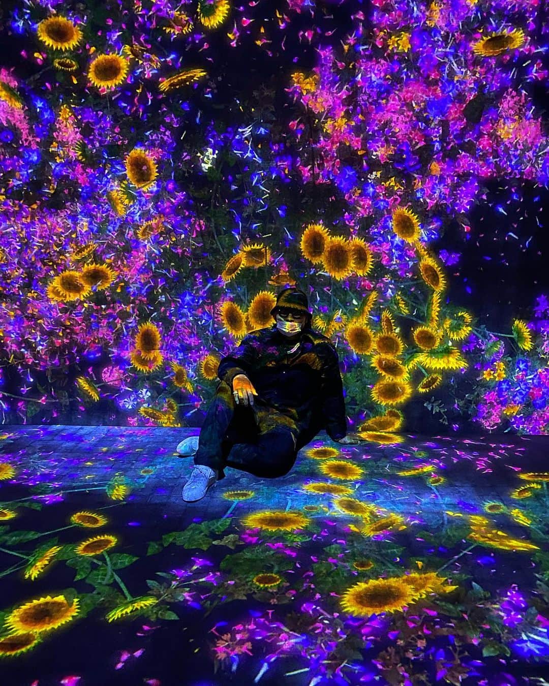 稲垣啓太のインスタグラム：「有難う御座いました🌸 @teamlab_borderless  with @bachimcc」