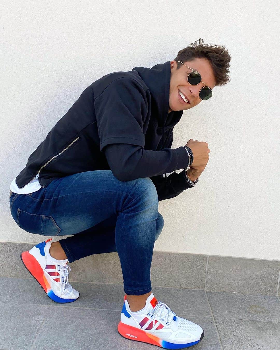 オリベル・トーレスのインスタグラム：「A mi me encantan y a ti?...ZX 2K BOOST, reinventada para ser más atrevida que nunca. #adidasZX @adidasoriginals @adidas_es」
