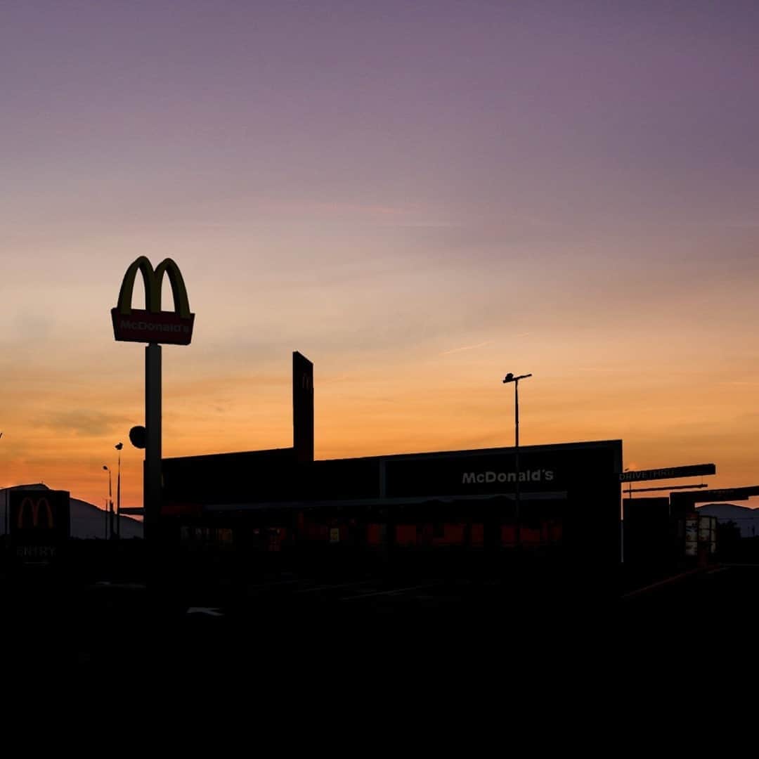 McDonald's Philippinesのインスタグラム：「Your go-to McDonald's store is missing you. ♥️ What's your fave branch? Let us know! 👇  Kita-kits soon at a McDo near you」