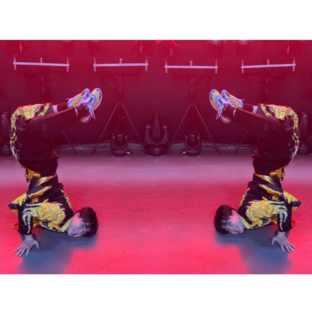祭nine.のインスタグラム：「本日リリイベ！ ﻿ ﻿ 配信ではありますが、﻿ GYAO!さんでミニライブ！！！﻿ ﻿ そして﻿ 特典会があったり！﻿ ﻿ 楽しいリリイベが始まりましたね🦁﻿ ﻿ ﻿ ここから新たなストーリーを僕ら祭nine.と作っていこうぜっ！！🔥﻿ ﻿ ﻿ ライブ終わってからしゃちほこチャレンジした！！﻿ ﻿ ﻿ #祭nine. #野々田奏 #かなでぃ #カナディスタグラム #リリイベ #獅子 #しゃちほこチャレンジ」