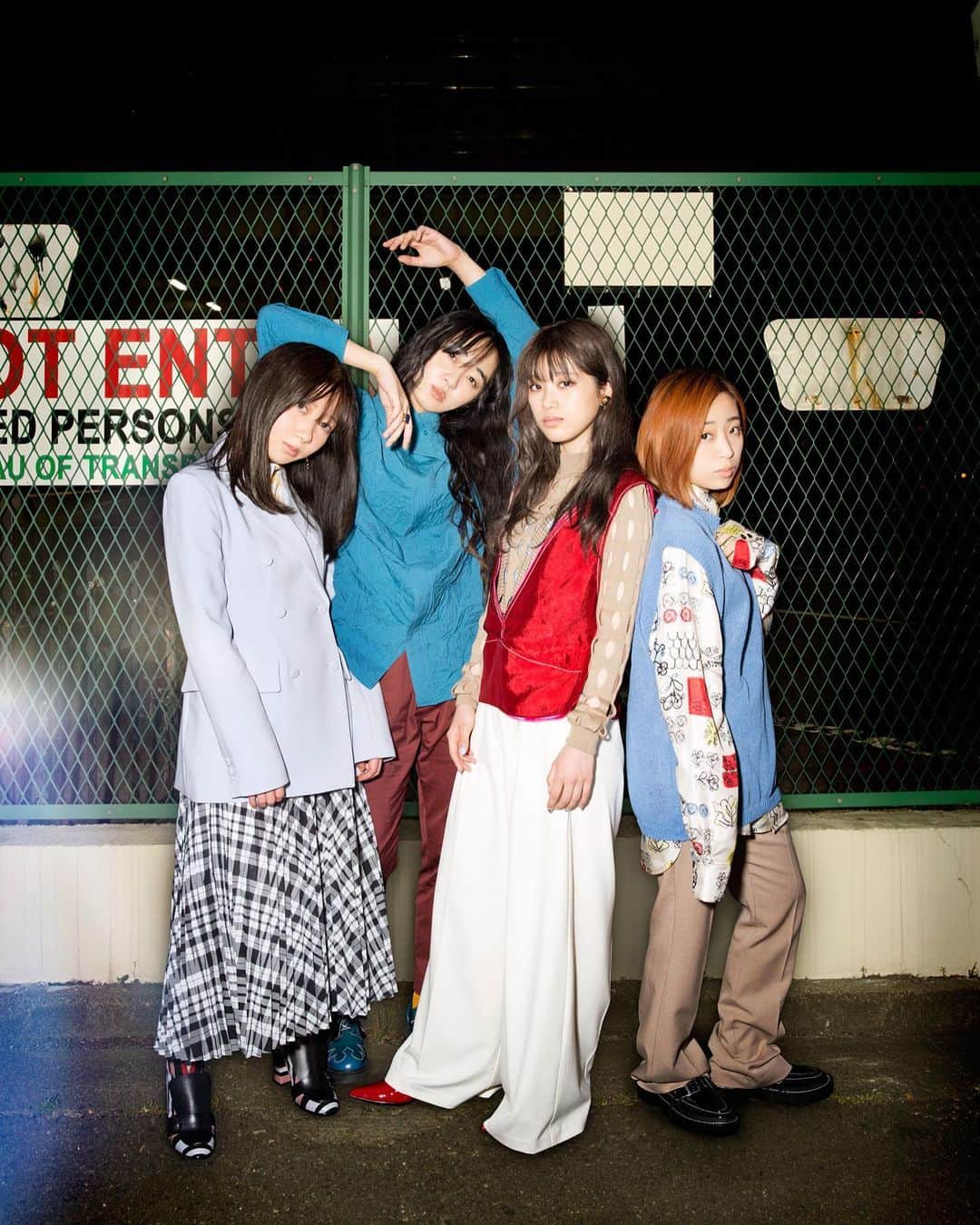 のインスタグラム：「11/25(水)にシングル『オレンジ / pray』リリースします！﻿ ﻿ よろしく👯‍♀️👯‍♀️」