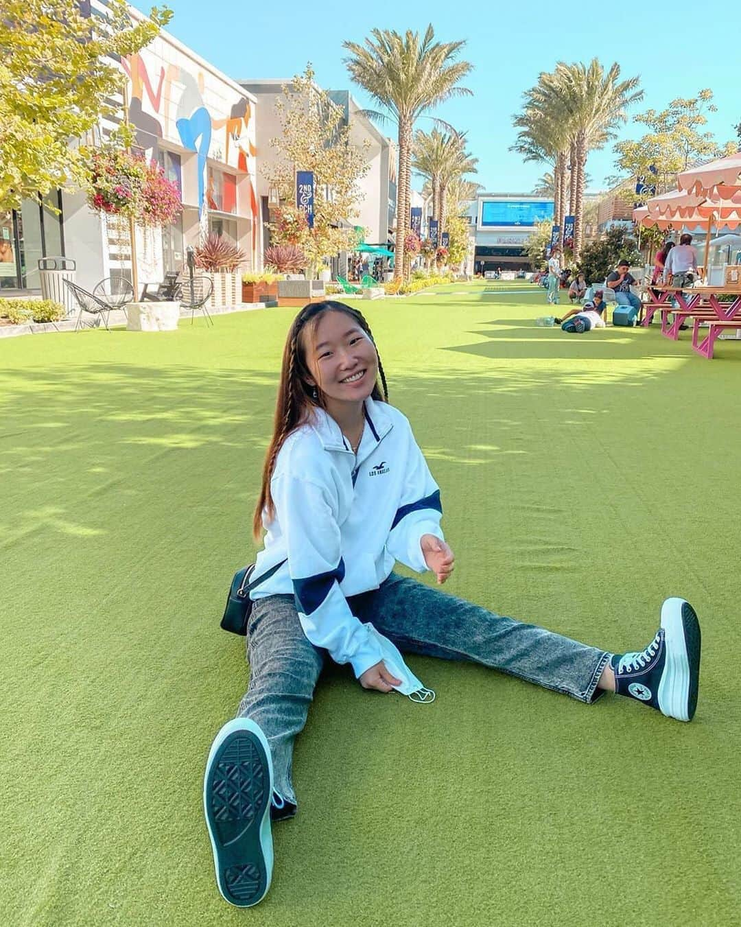 Hollister Co.さんのインスタグラム写真 - (Hollister Co.Instagram)「If we had a nickel for every time you looked like a dime in a quarter-zip... 📷: @christinachik #HollisterCollective」10月11日 22時02分 - hollister