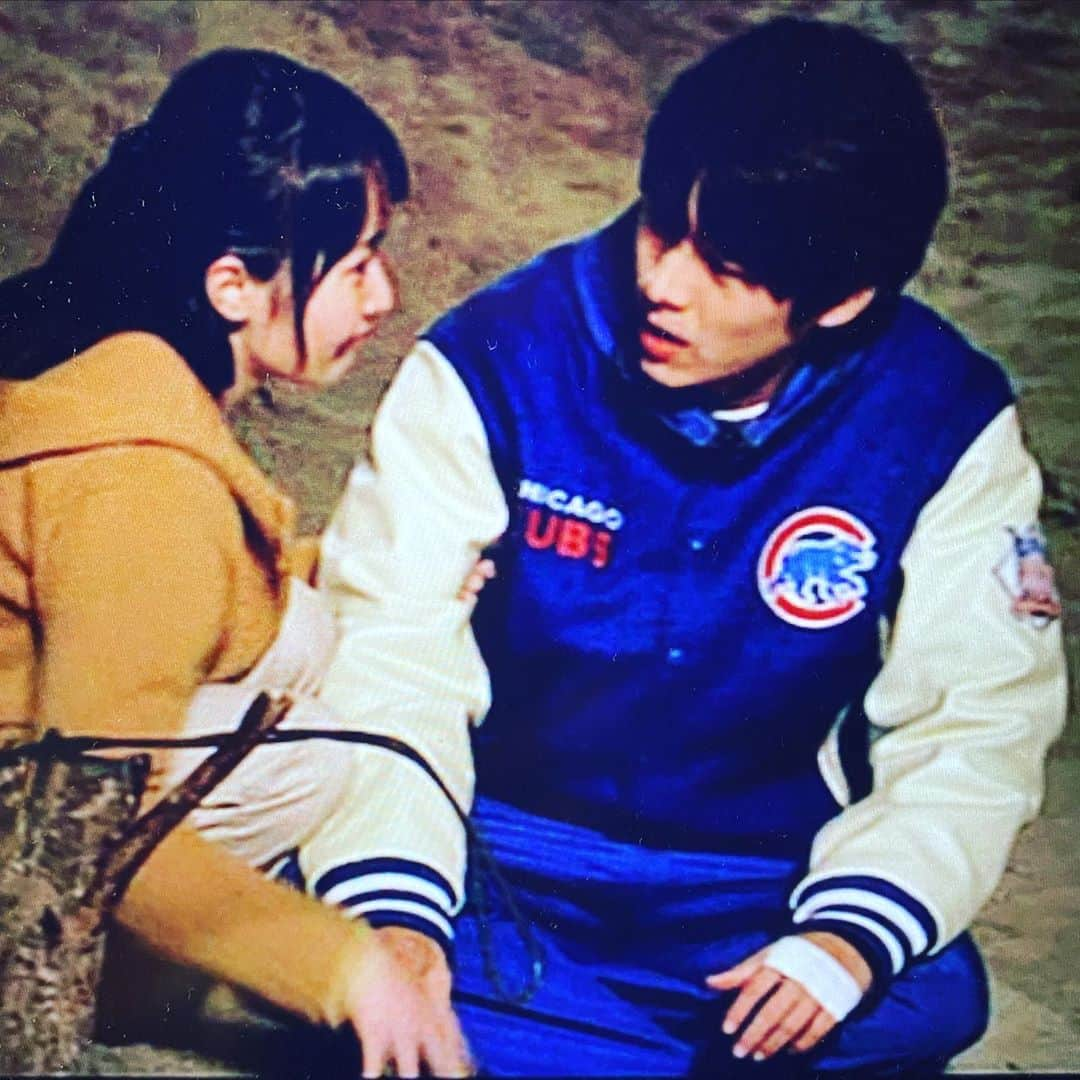 オカモト"MOBY"タクヤさんのインスタグラム写真 - (オカモト"MOBY"タクヤInstagram)「My wife sent me this pic.  Hyun Bin🇰🇷 wore #CUBS jacket.  #현빈 입고 있었다 CUBS. ワイフから #ヒョンビン が #カブス のジャケットを着ていた！とのことで写真をお裾分け頂きました。」10月11日 22時11分 - moby_scoobiedo