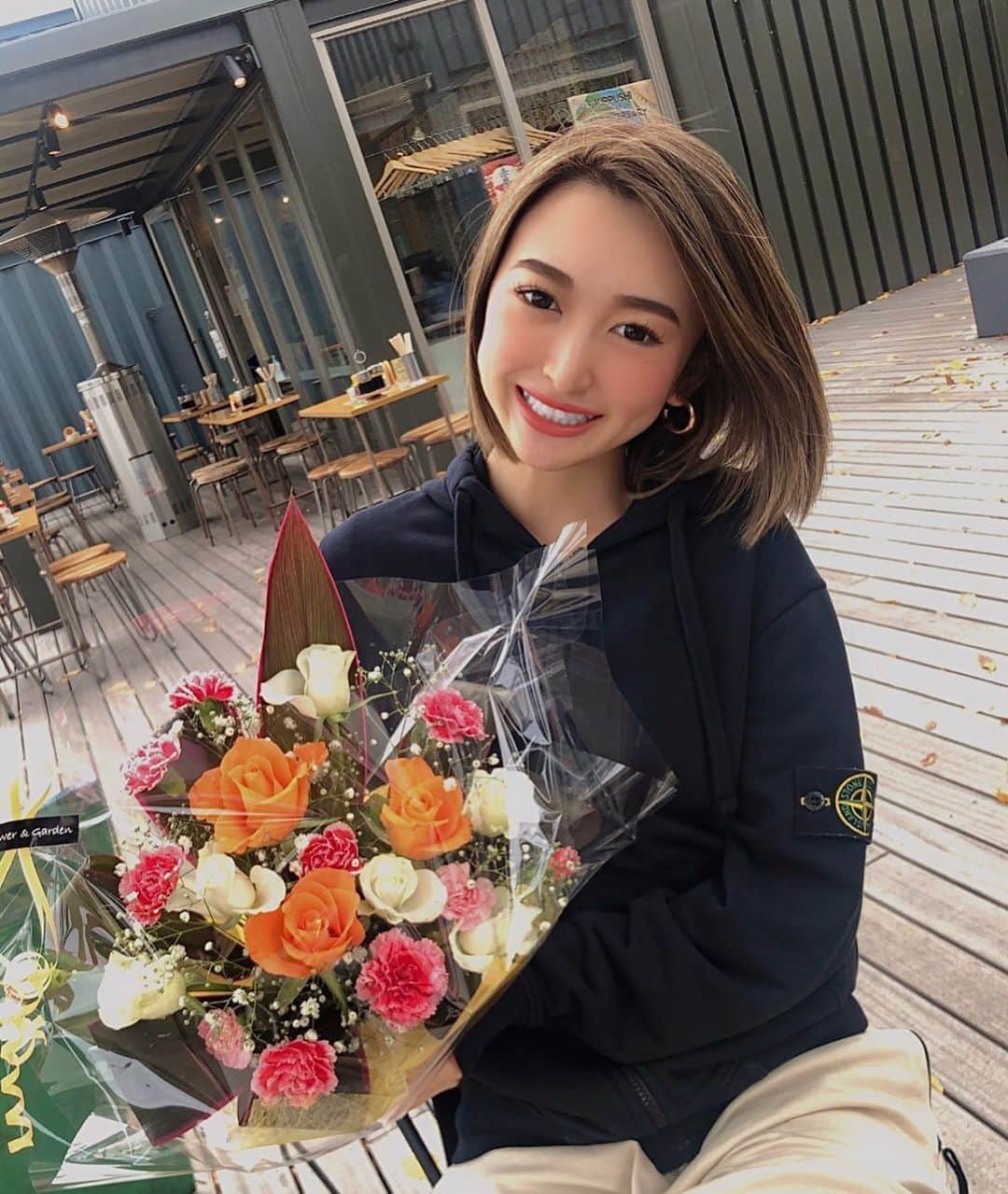 のインスタグラム：「💐🧡💖 . 夢乃がお誕生日おめでとうって お花くれた😭🧡嬉しすぎた せりあお花好きなのこう見えて🤫 . しかも1番好きなオレンジ🧡 ありがとうゆめの😭🧡 . 地元帰ってきて会える機会増えて これからもっと会えると思うと 嬉しいね☺️🧡また17日🧡 . #せりあ急募笑 . #japanese #japan #workingholiday #torontolife #follow4follow #canada #canadian #tflers #followme #カナダ  #トロント #留学 #2020 #ワーホリ #日本 #海外生活 #海外留学 #語学留学 #東京  #ワーキングホリデー #岩手 #盛岡」