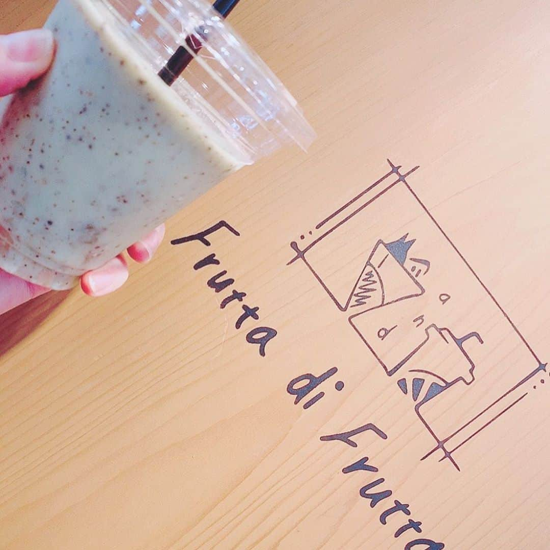 藤本冬香さんのインスタグラム写真 - (藤本冬香Instagram)「1日に2回もフルーツジュースを飲みました🍹🥝🍌 #キウイヨーグルト #バナナ #名古屋 #大須」10月11日 22時27分 - fuyuka_43